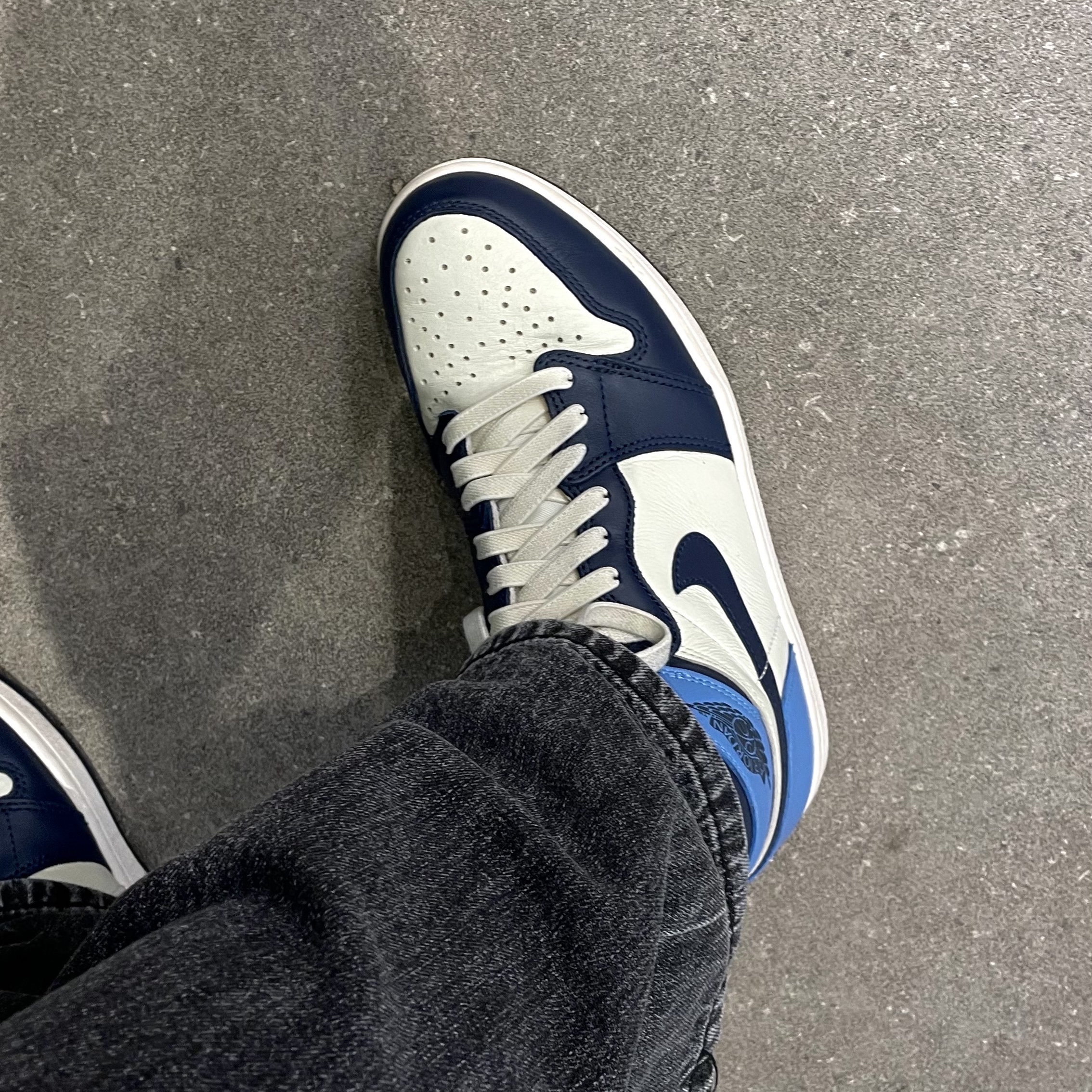 Jordan 1 Retro High Obsidian UNC 착용 스타일