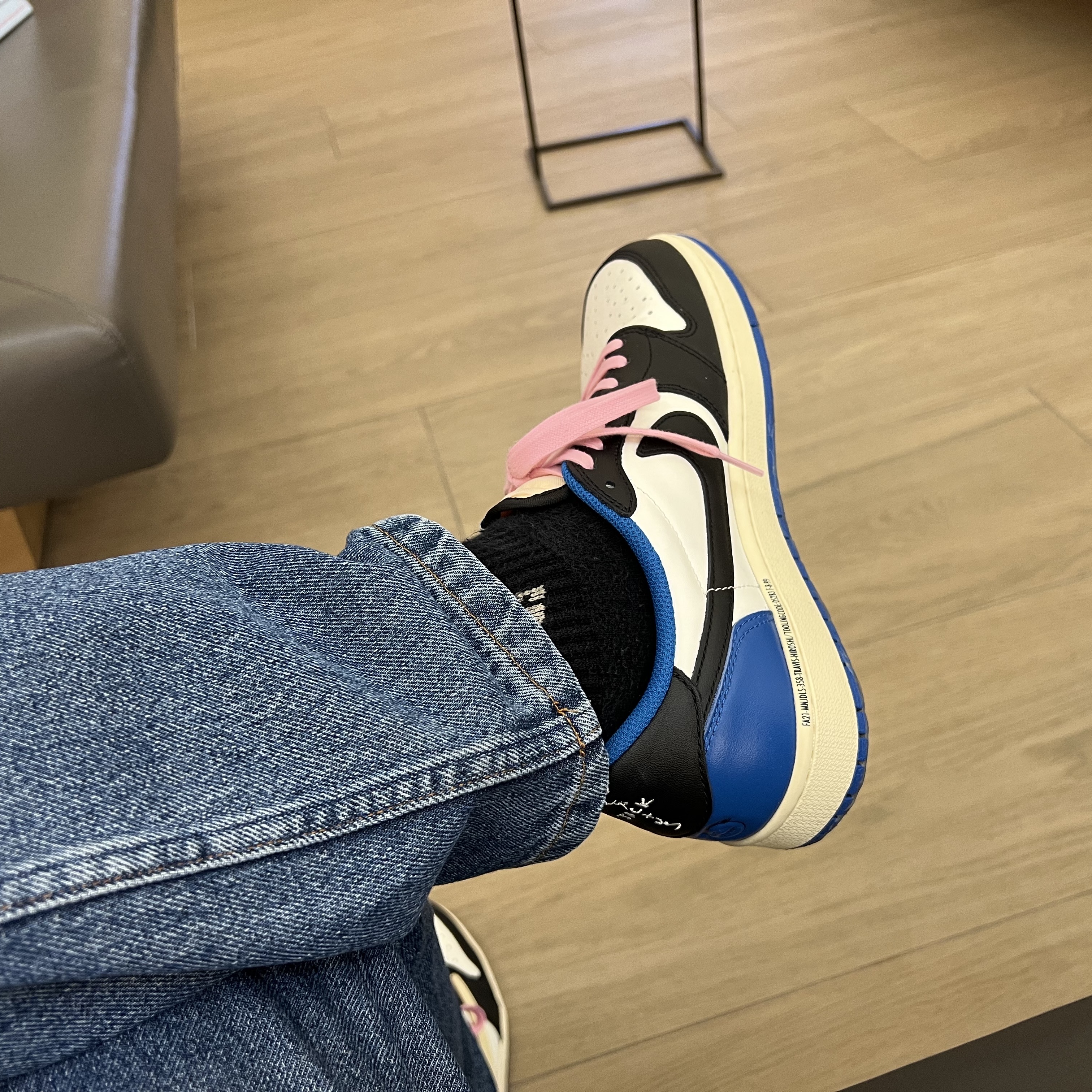 Jordan 1 x Travis Scott x Fragment Retro Low OG SP Military Blue 착용 스타일