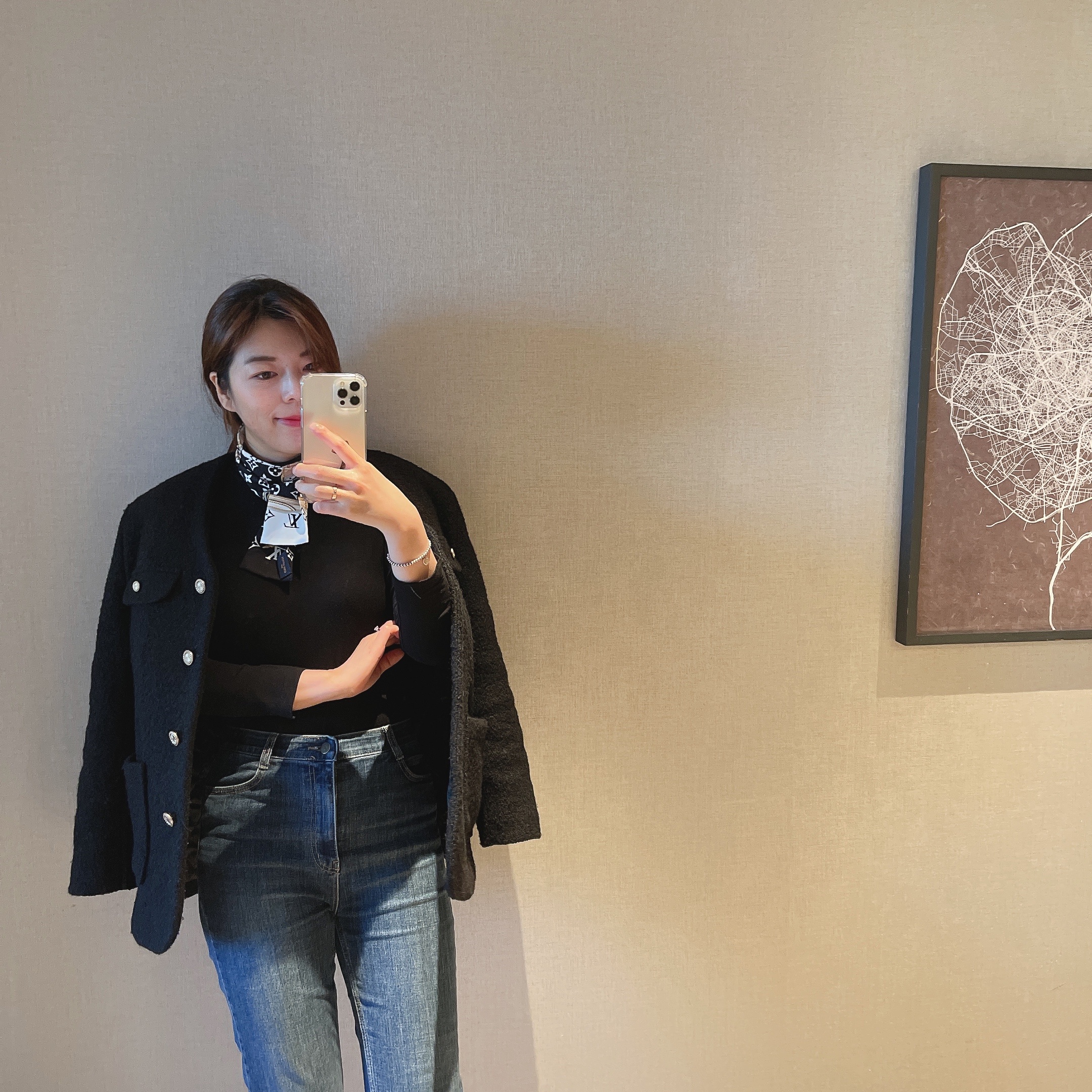 (W) Louis Vuitton Monogram Confidential Bandeau Black 착용 스타일 - 2