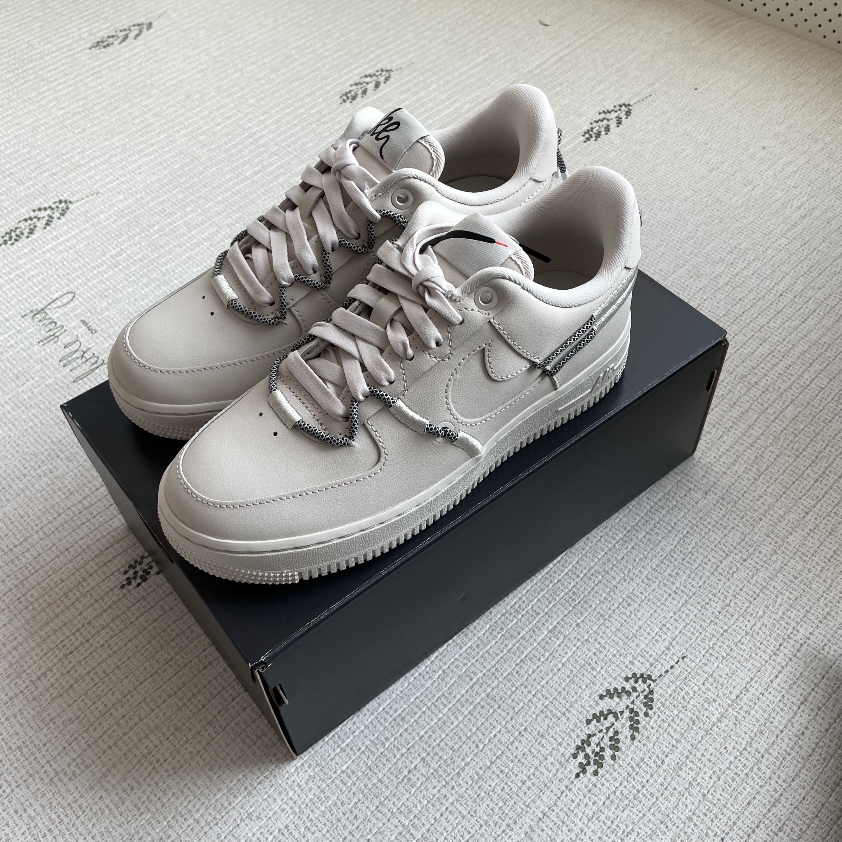 (W) Nike Air Force 1 '07 LX Light Orewood Brown 착용 스타일