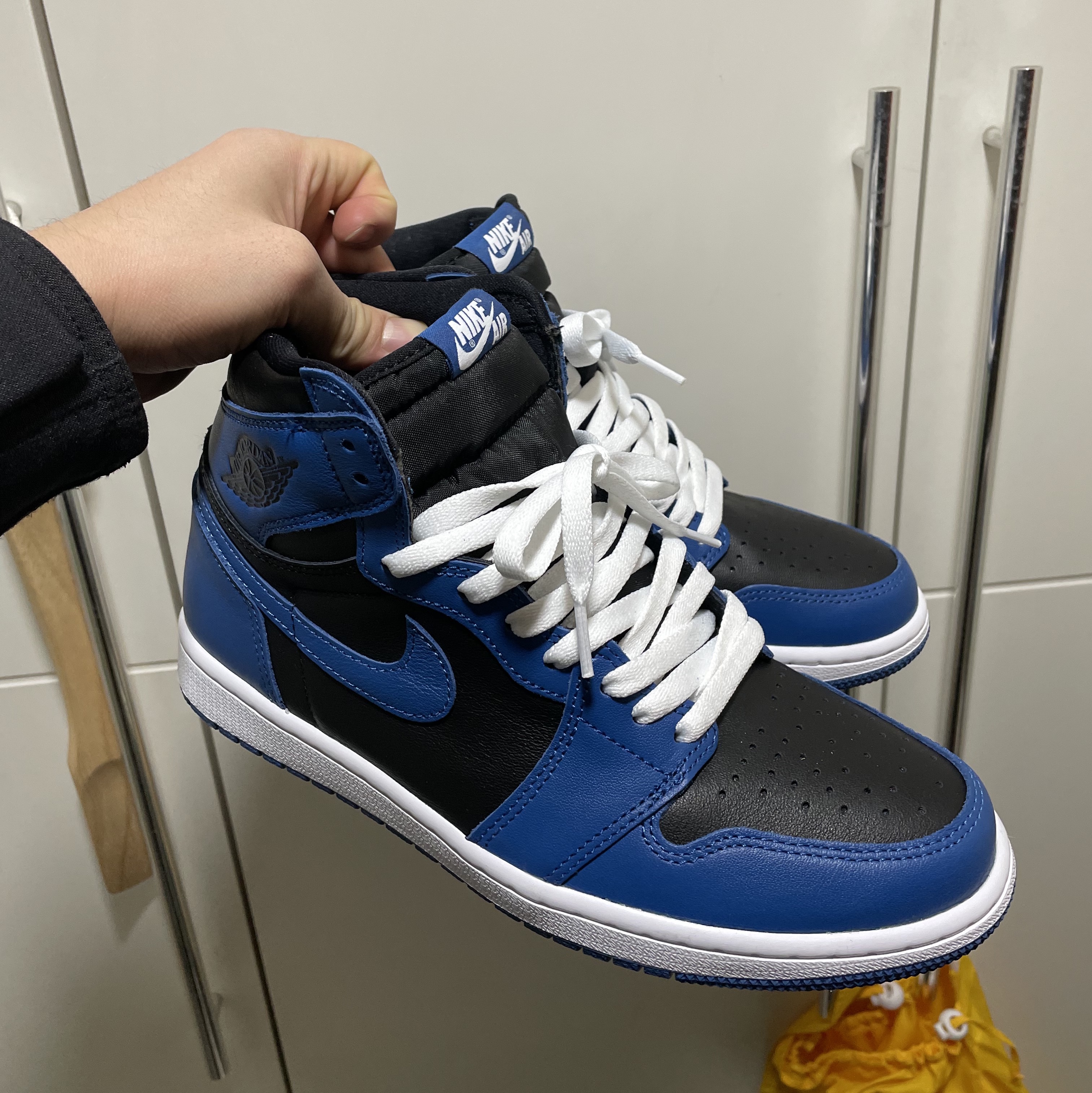Jordan 1 Retro High OG Dark Marina Blue 착용 스타일 - 2