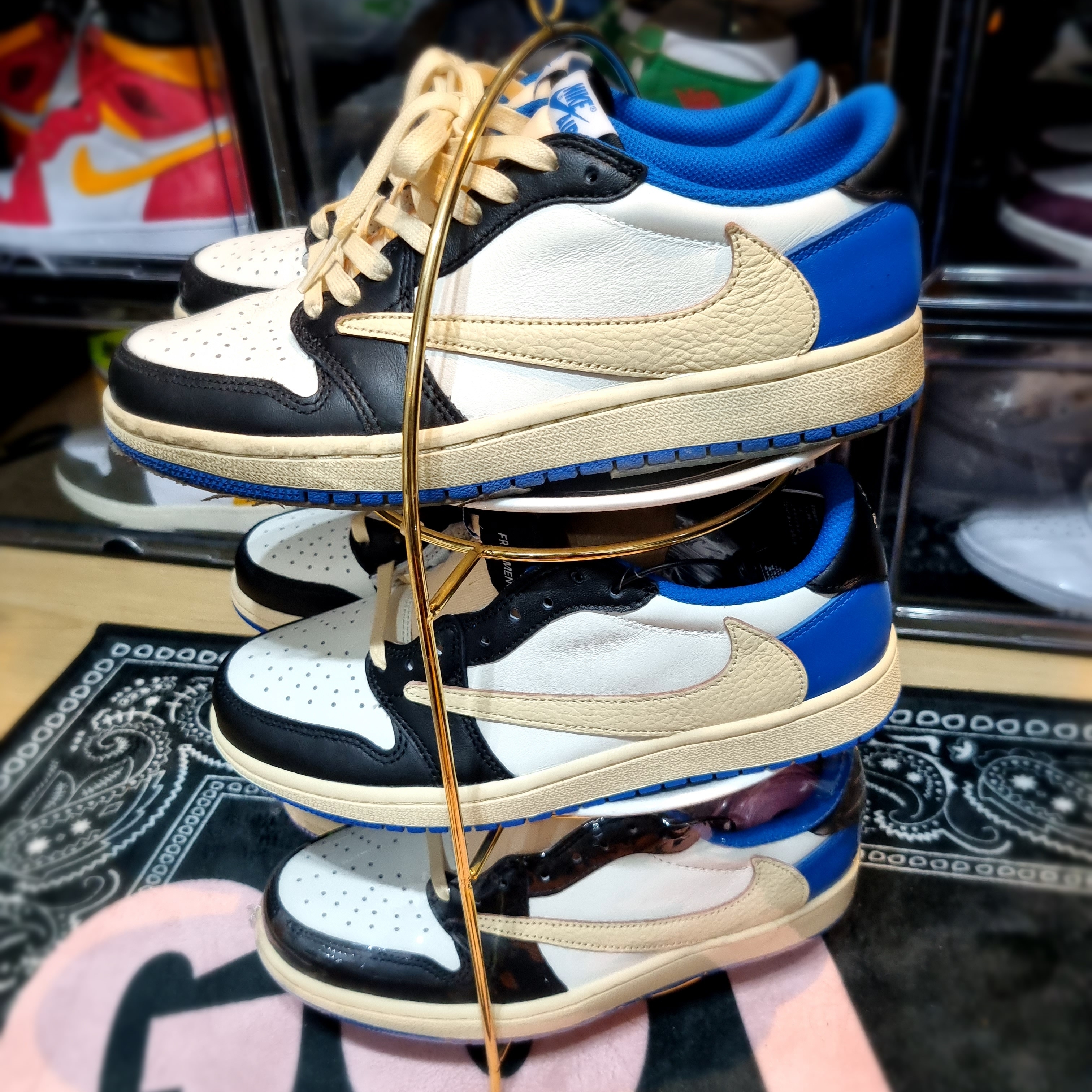 Jordan 1 x Travis Scott x Fragment Retro Low OG SP Military Blue 착용 스타일