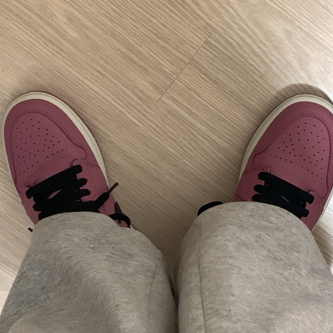 (W) Jordan 1 Low SE Light Mulberry 착용 스타일 - 3