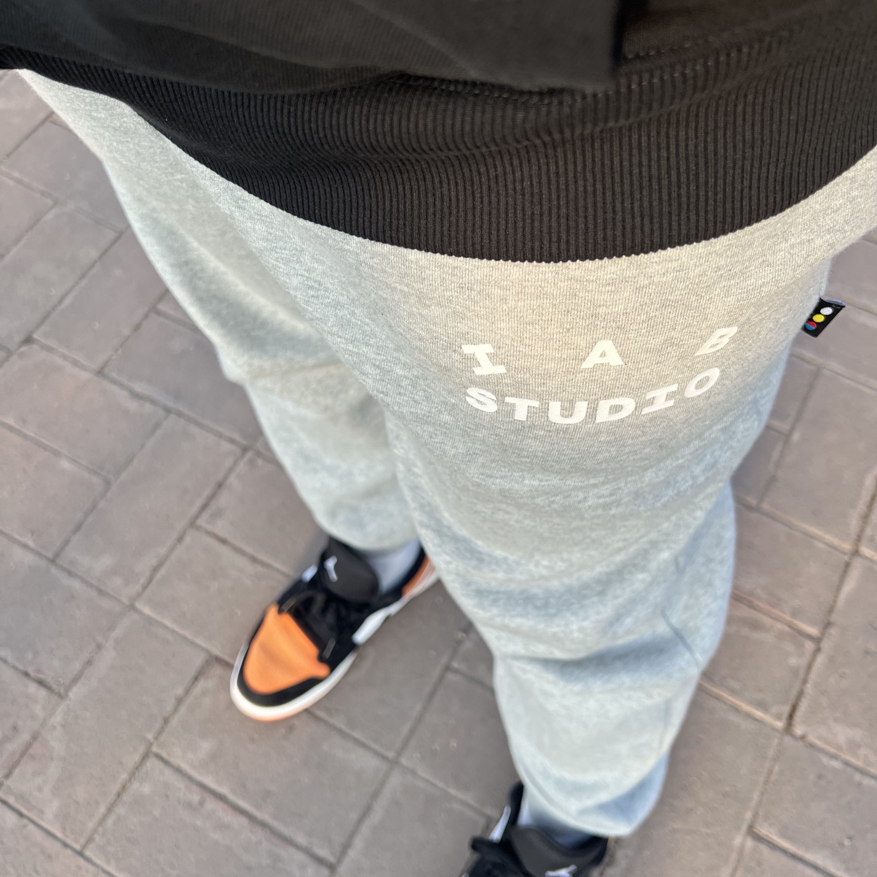 IAB Studio Sweatpants Gray - 21SS, Jordan 1 Low Shattered Backboard 착용 스타일 - 1