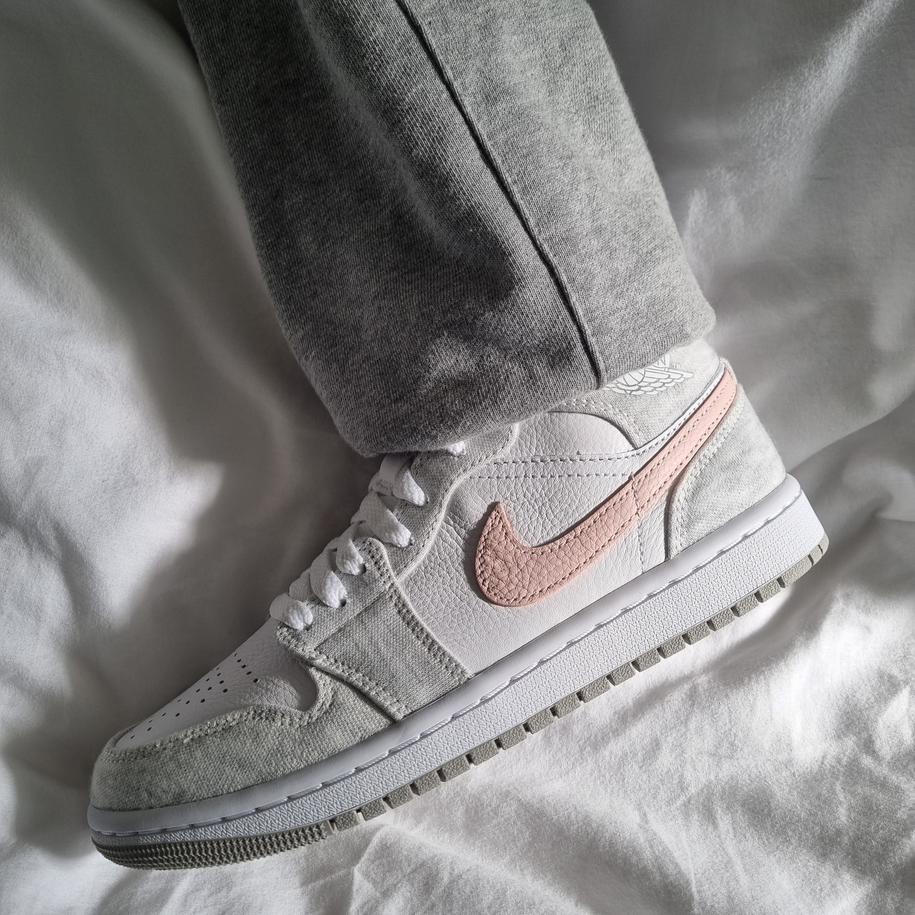(W) Jordan 1 Mid SE Light Iron Ore 착용 스타일