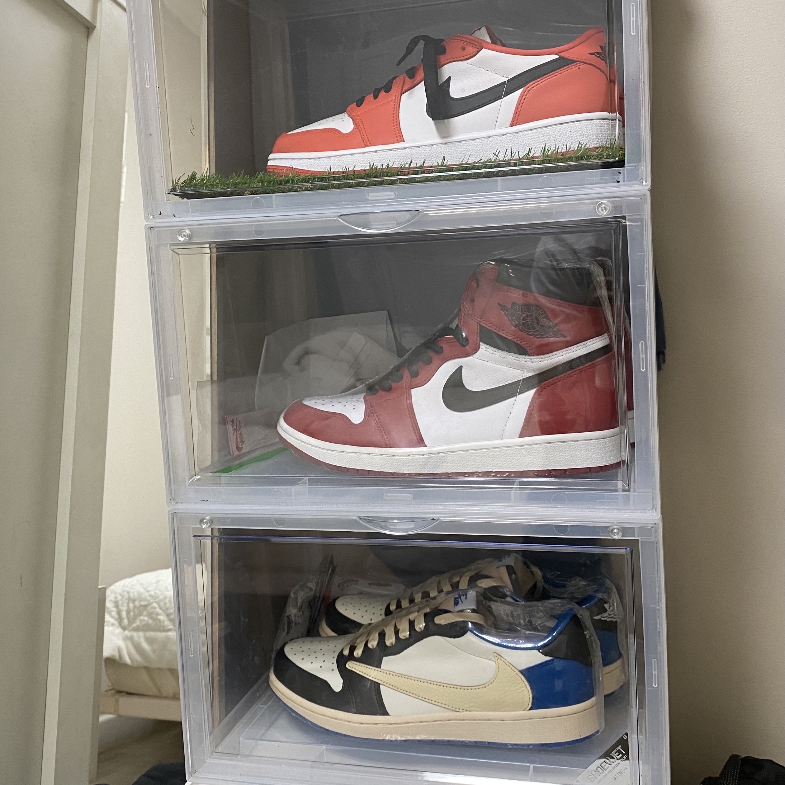 Jordan 1 x Travis Scott x Fragment Retro Low OG SP Military Blue, Jordan 1 Retro High OG Chicago 2015 착용 스타일