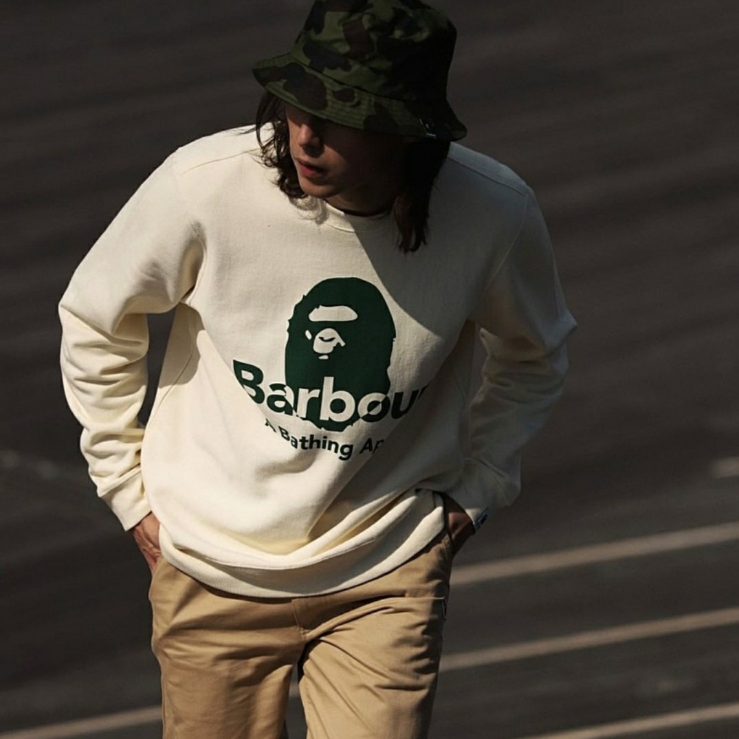 BAPE x Barbour Crewneck Burnt Olive 착용 스타일