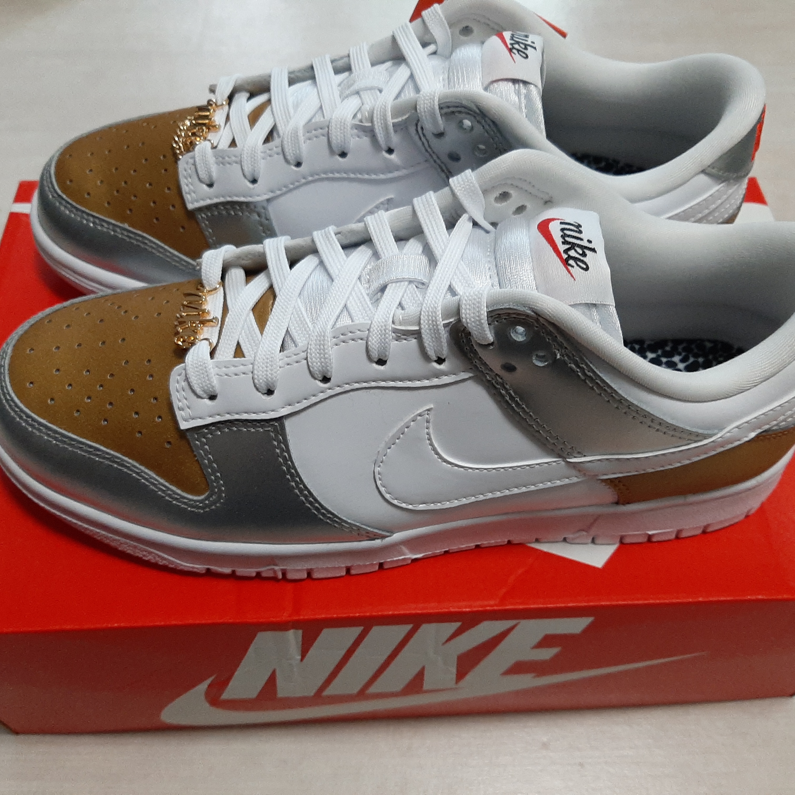 (W) Nike Dunk Low SE Heirloom 착용 스타일 - 2