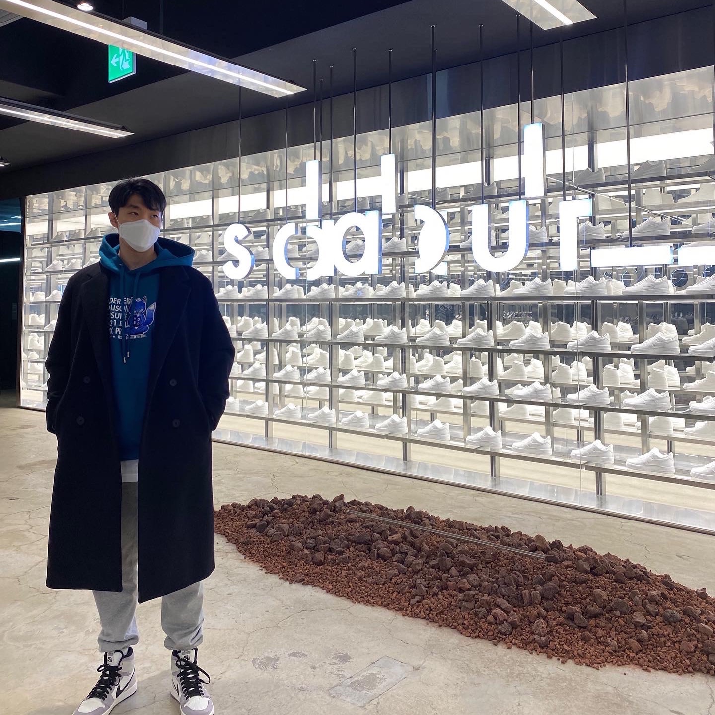 Jordan 1 Element Gore-Tex Sail, Maison Kitsune x Ader Error Meditation Fox Hoodie Turquoise 착용 스타일