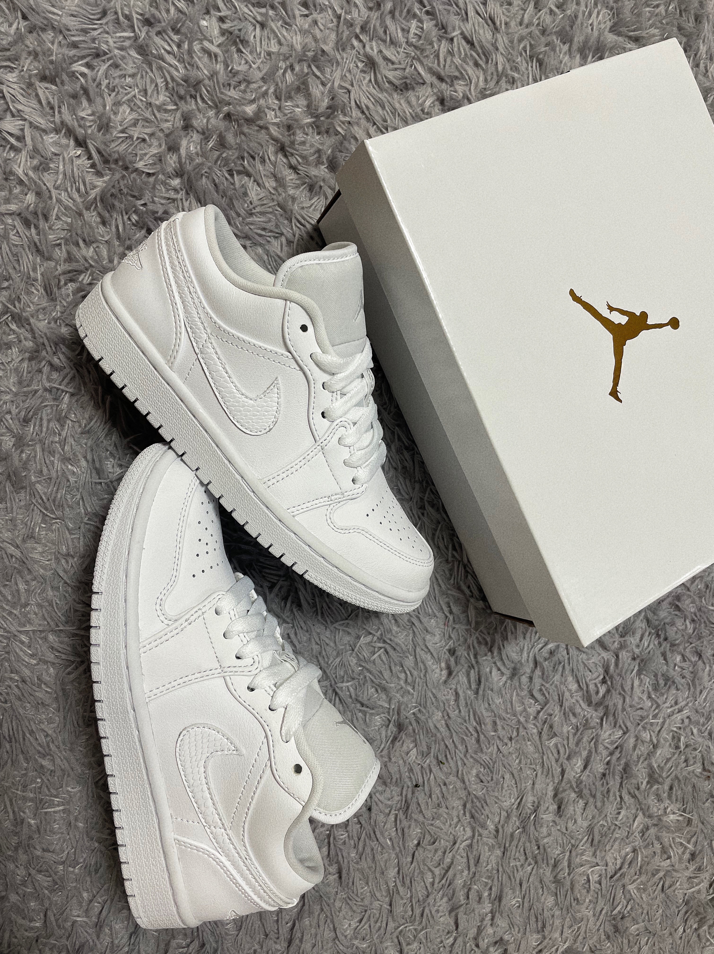 (W) Jordan 1 Low Triple White 2020 착용 스타일