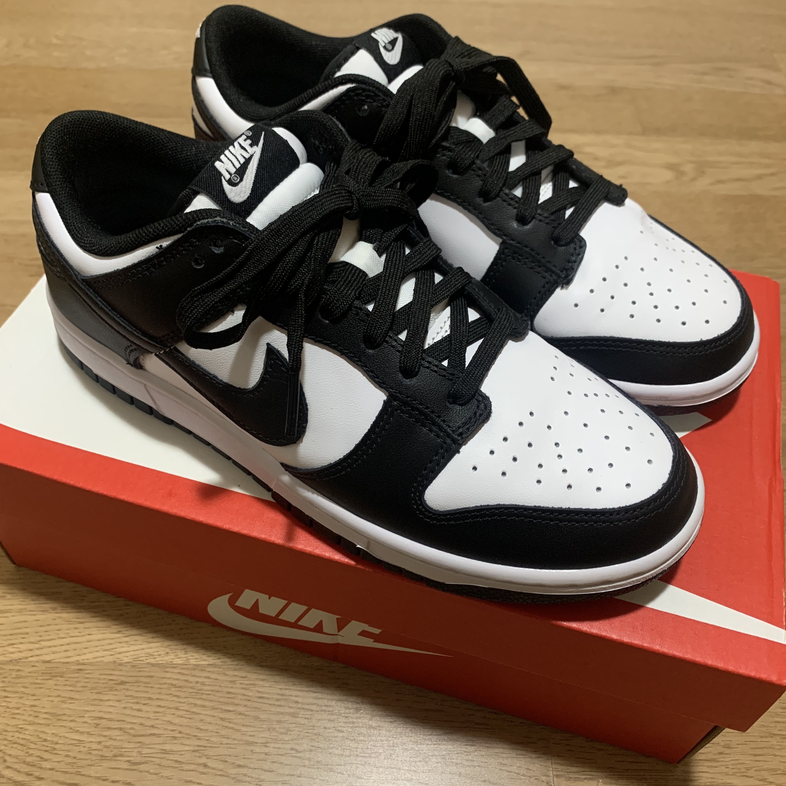 Nike Dunk Low Retro Black 착용 스타일 - 2