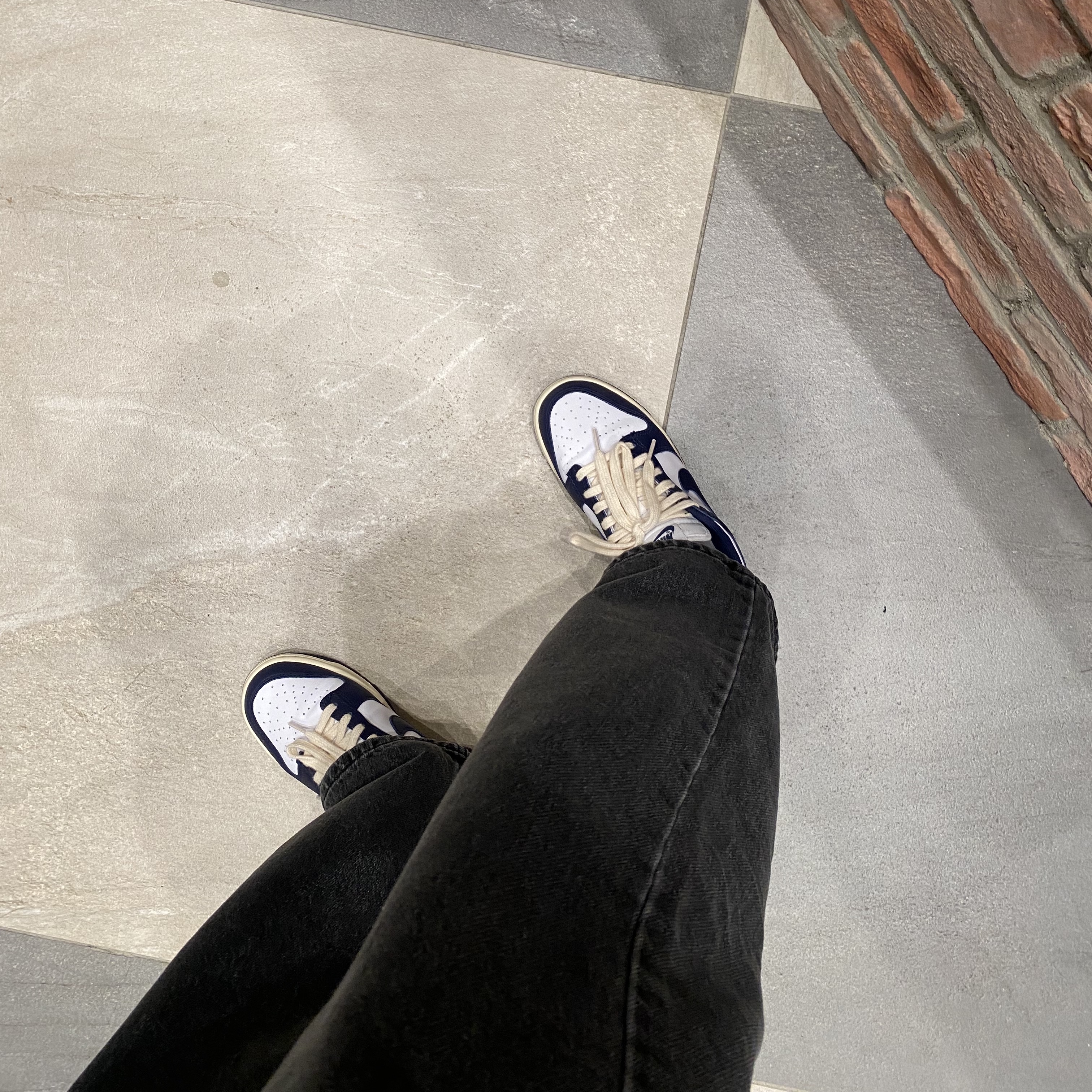 (W) Nike Dunk Low Vintage Midnight Navy 착용 스타일 - 1