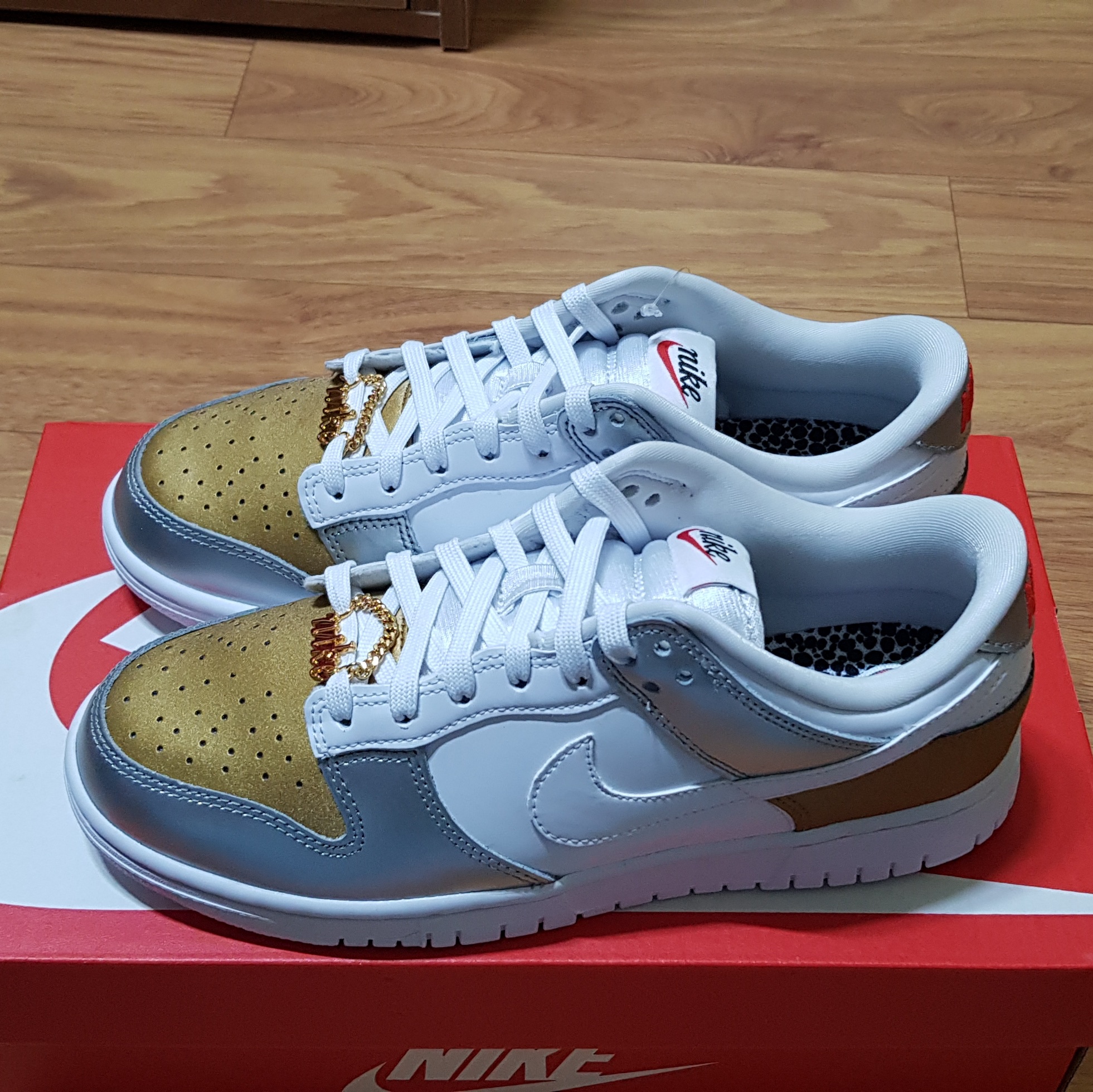 (W) Nike Dunk Low SE Heirloom 착용 스타일 - 2