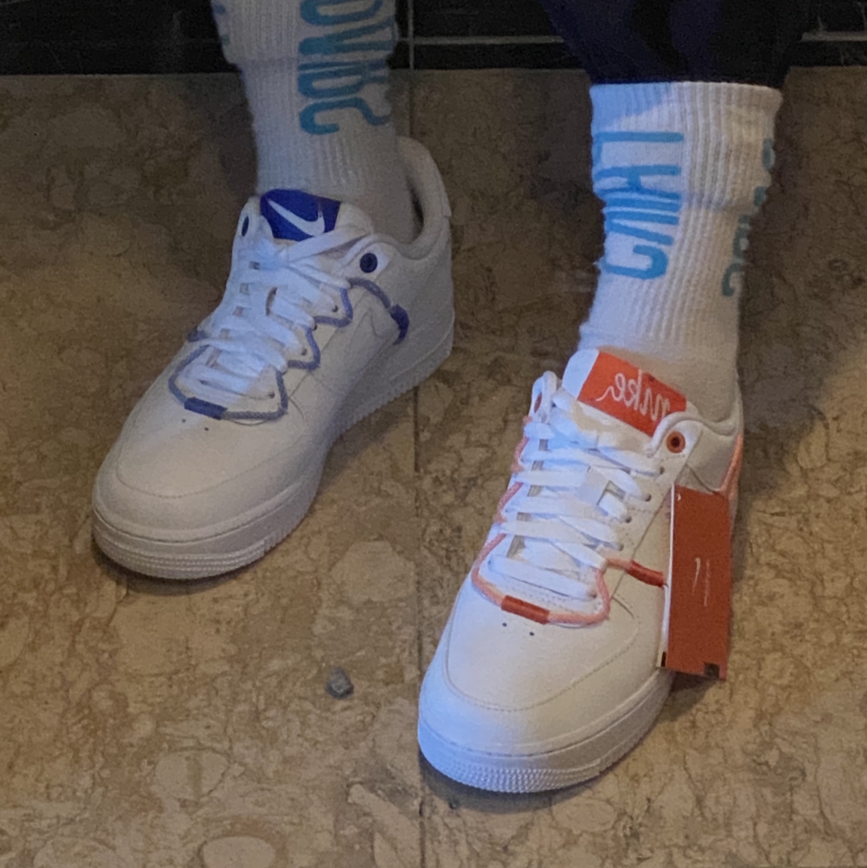 (W) Nike Air Force 1 '07 LX White Safety Orange 착용 스타일