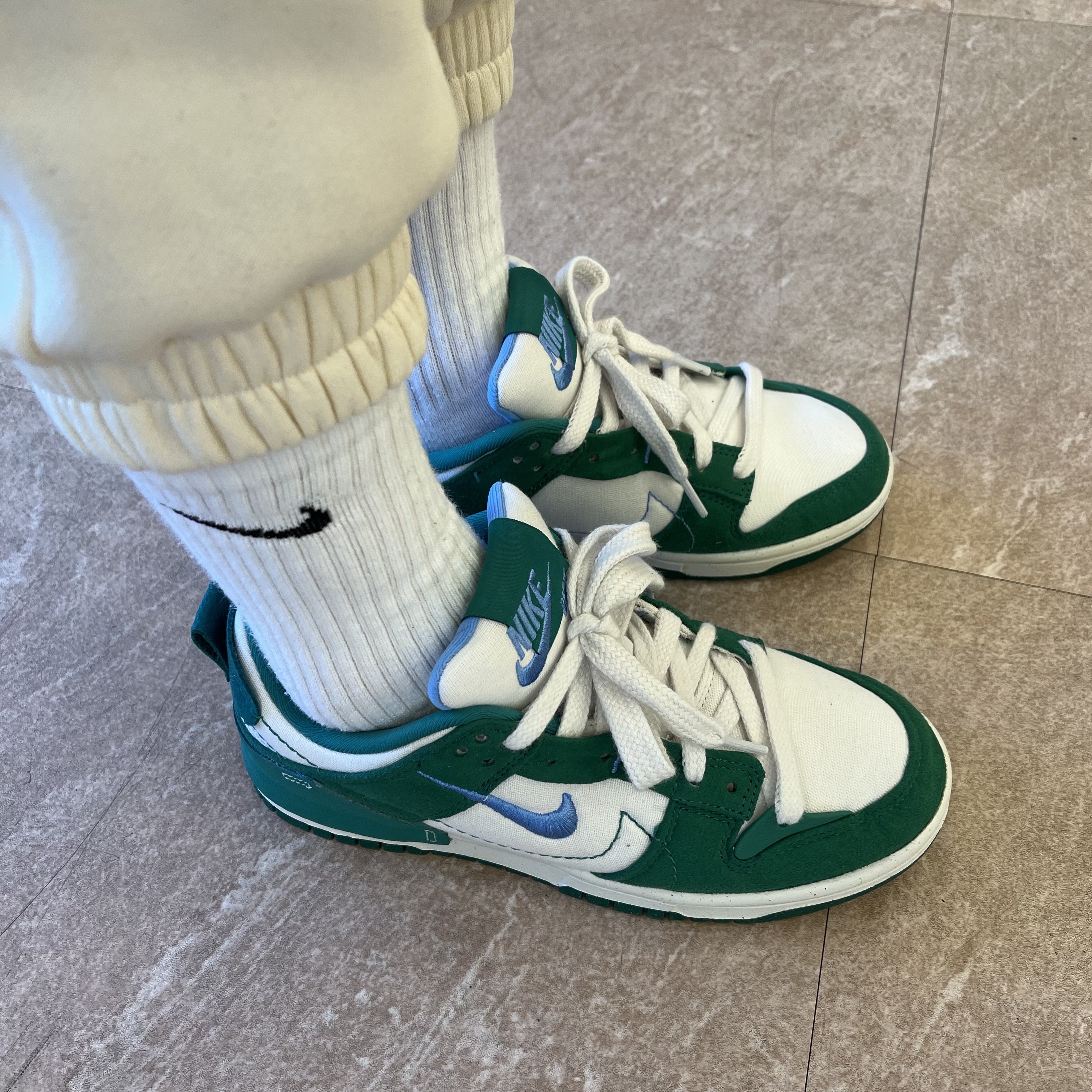 (W) Nike Dunk Low Disrupt 2 Phantom University Blue 착용 스타일