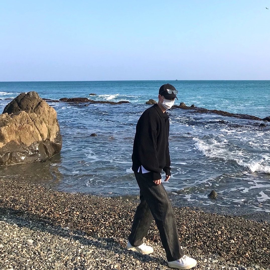 Autry Medalist Low Leather Sneakers White 착용 스타일 - 2