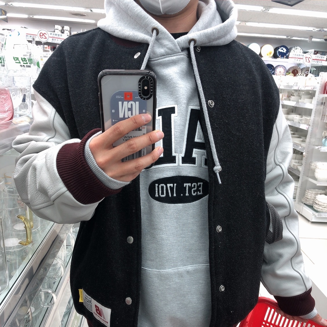 New Balance x Thisisneverthat Varsity Jacket Charcoal 착용 스타일