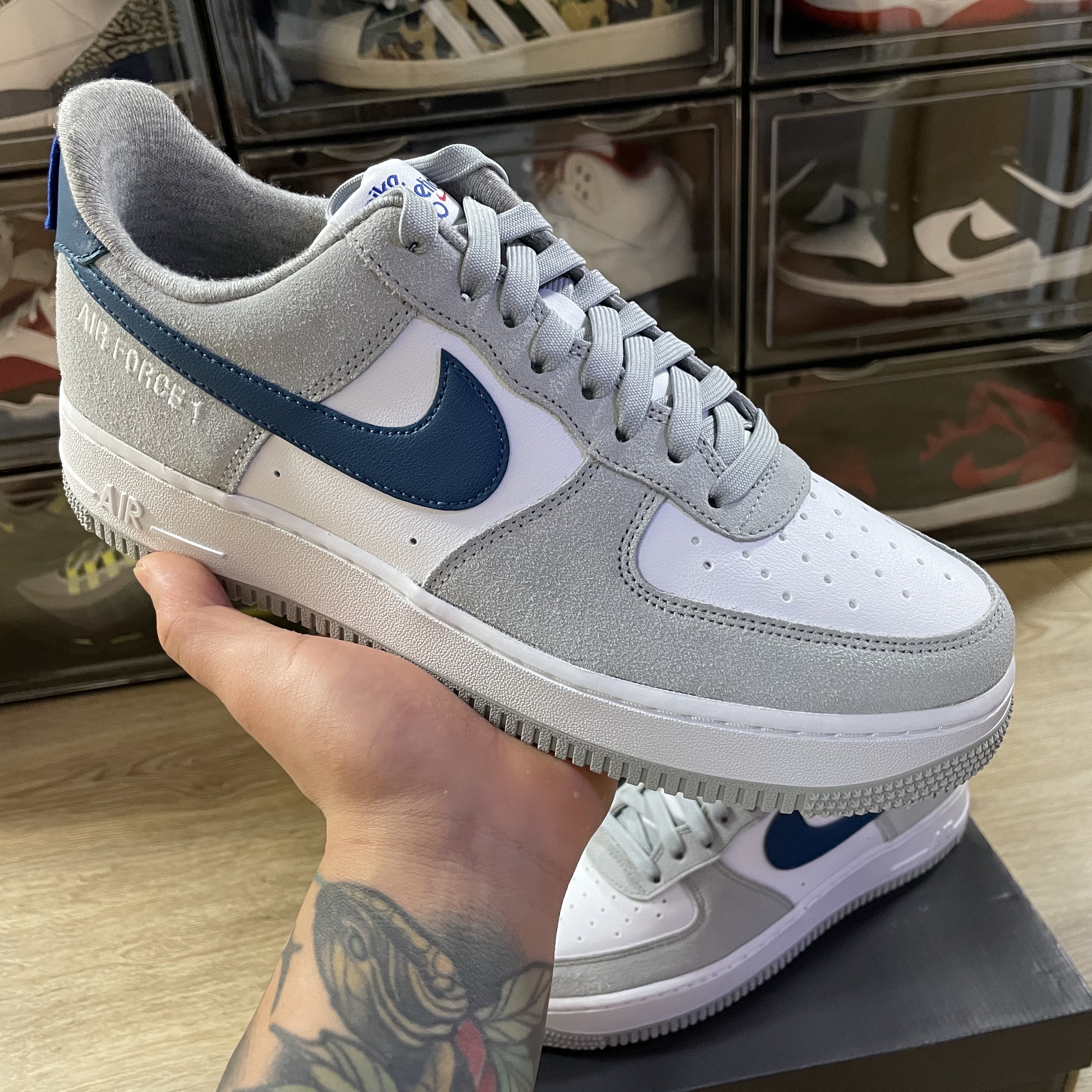 Nike Air Force 1 '07 LV8 Athletic Club Light Smoke Grey Marina, Nike Air Force 1 Low Retro PRM QS Ivory Snake 2019 착용 스타일 - 1