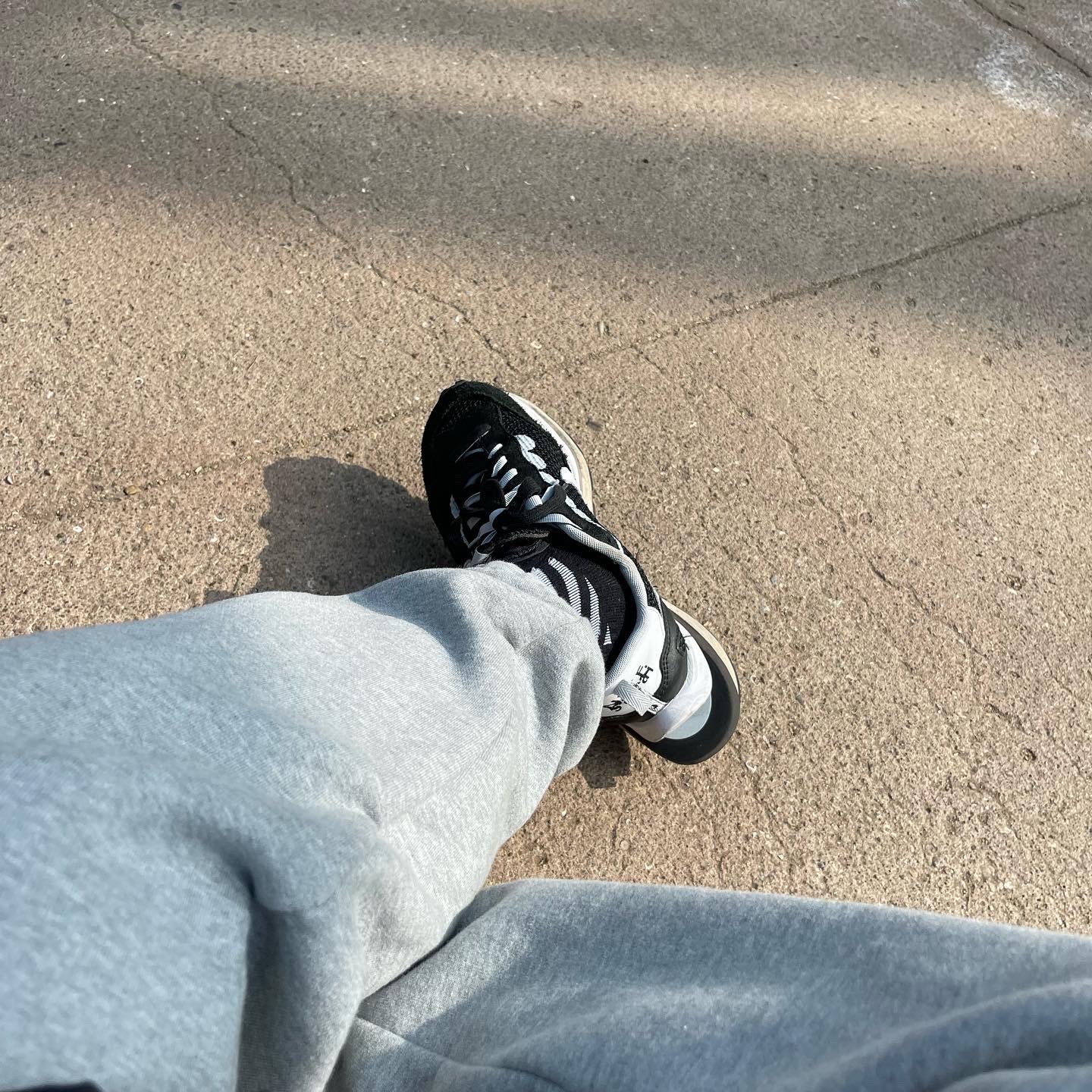 Nike x Sacai VaporWaffle Black White 착용 스타일