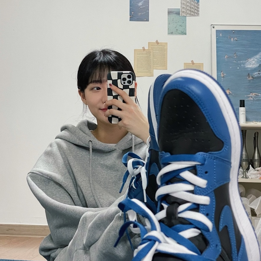 (GS) Jordan 1 Retro High OG Dark Marina Blue, Jordan 1 Retro High OG Dark Marina Blue 착용 스타일 - 1