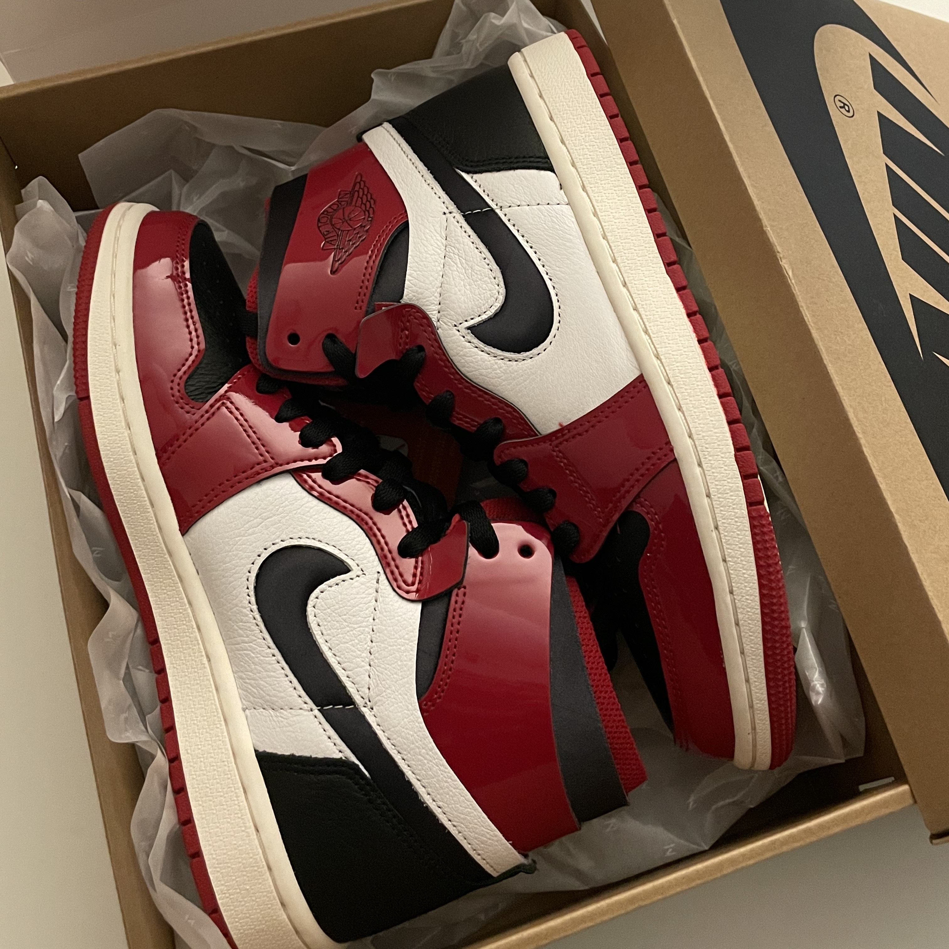(W) Jordan 1 Zoom Air CMFT Gym Red Black 착용 스타일 - 1
