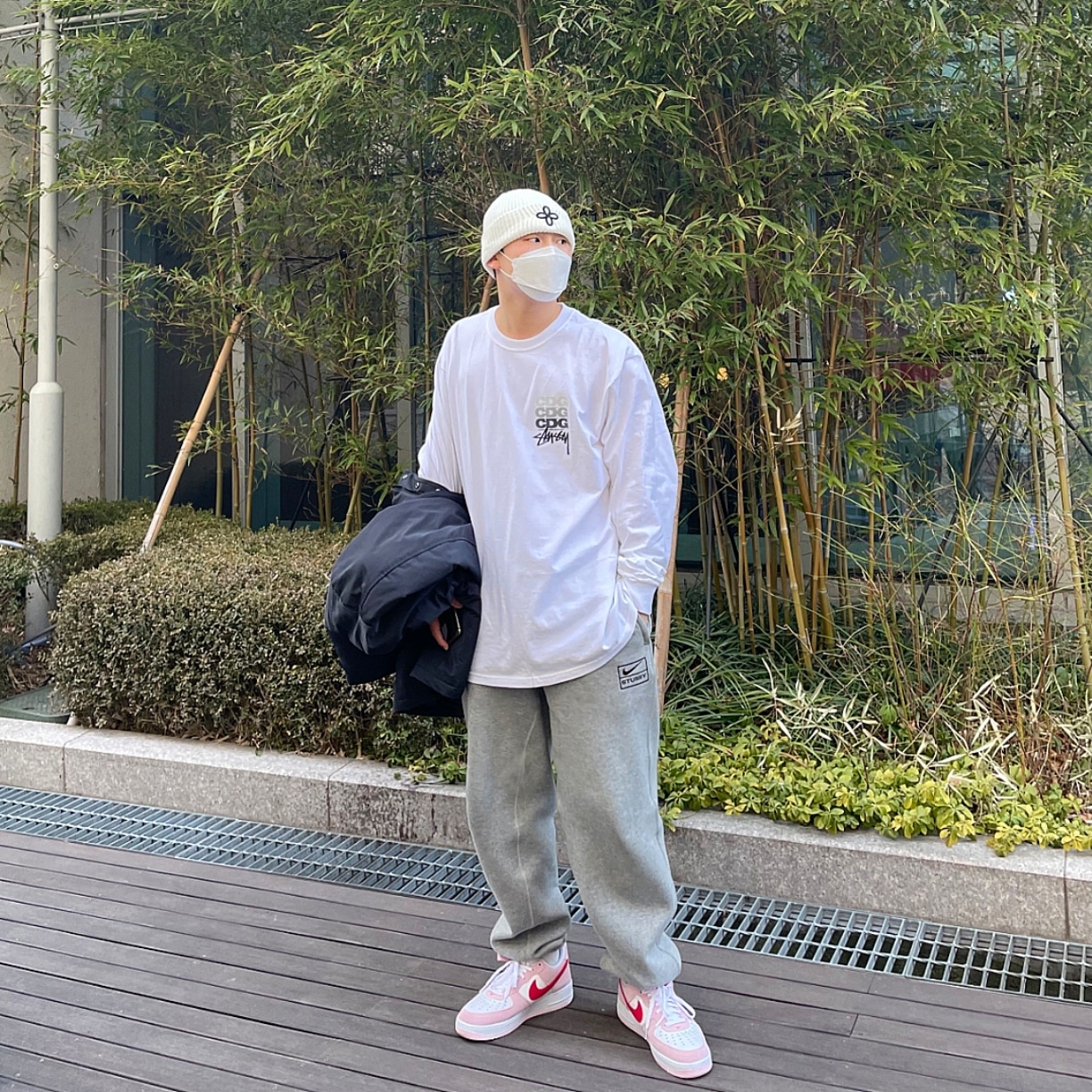 Nike x Stussy NRG BR Fleece Pants Grey, Stussy x CDG Dot LS T-Shirt White 착용 스타일