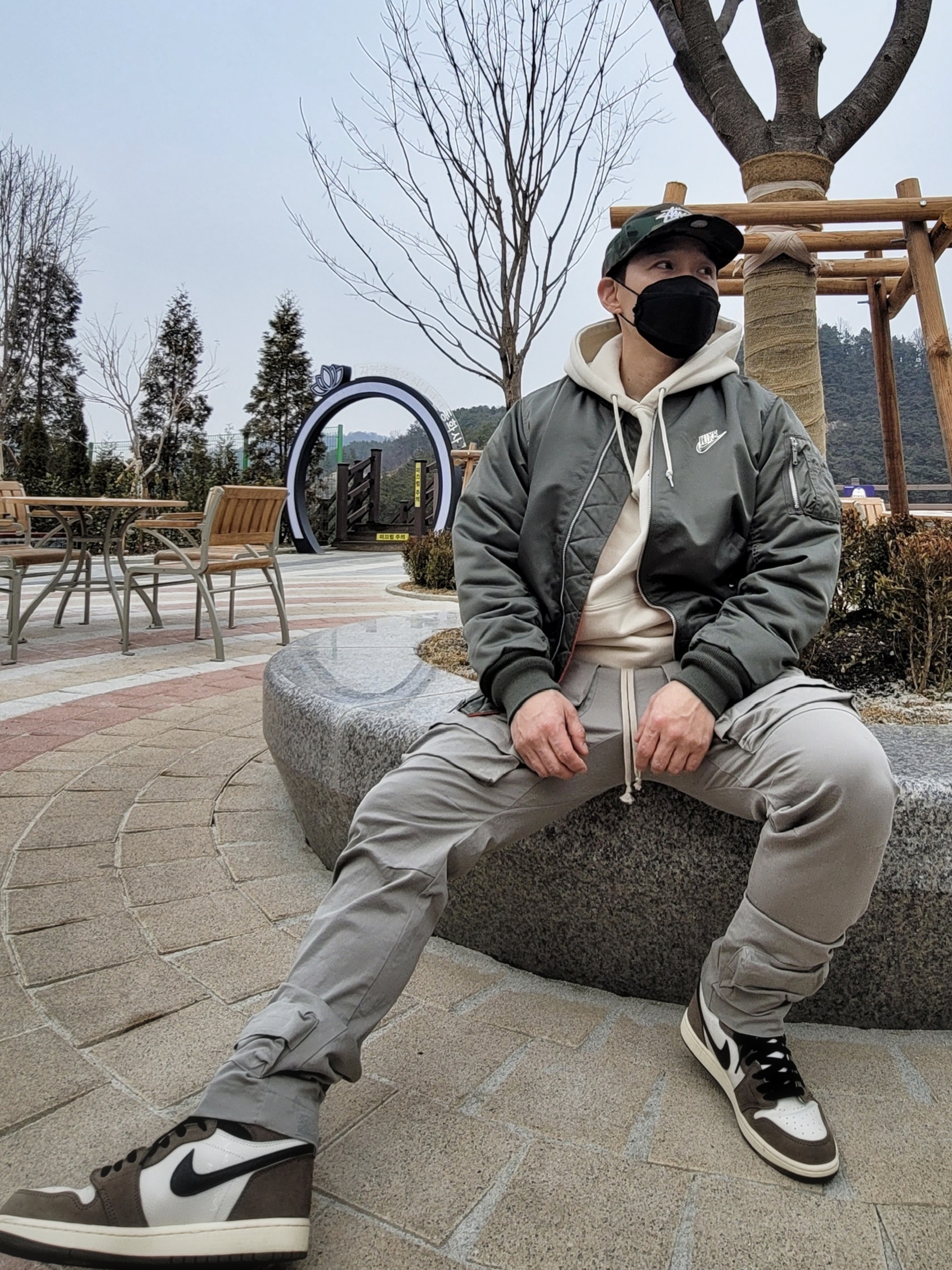 Nike NSW Punk Bomber Jacket - Asia, Jordan 1 x Travis Scott Retro High OG SP Mocha 착용 스타일 - 3