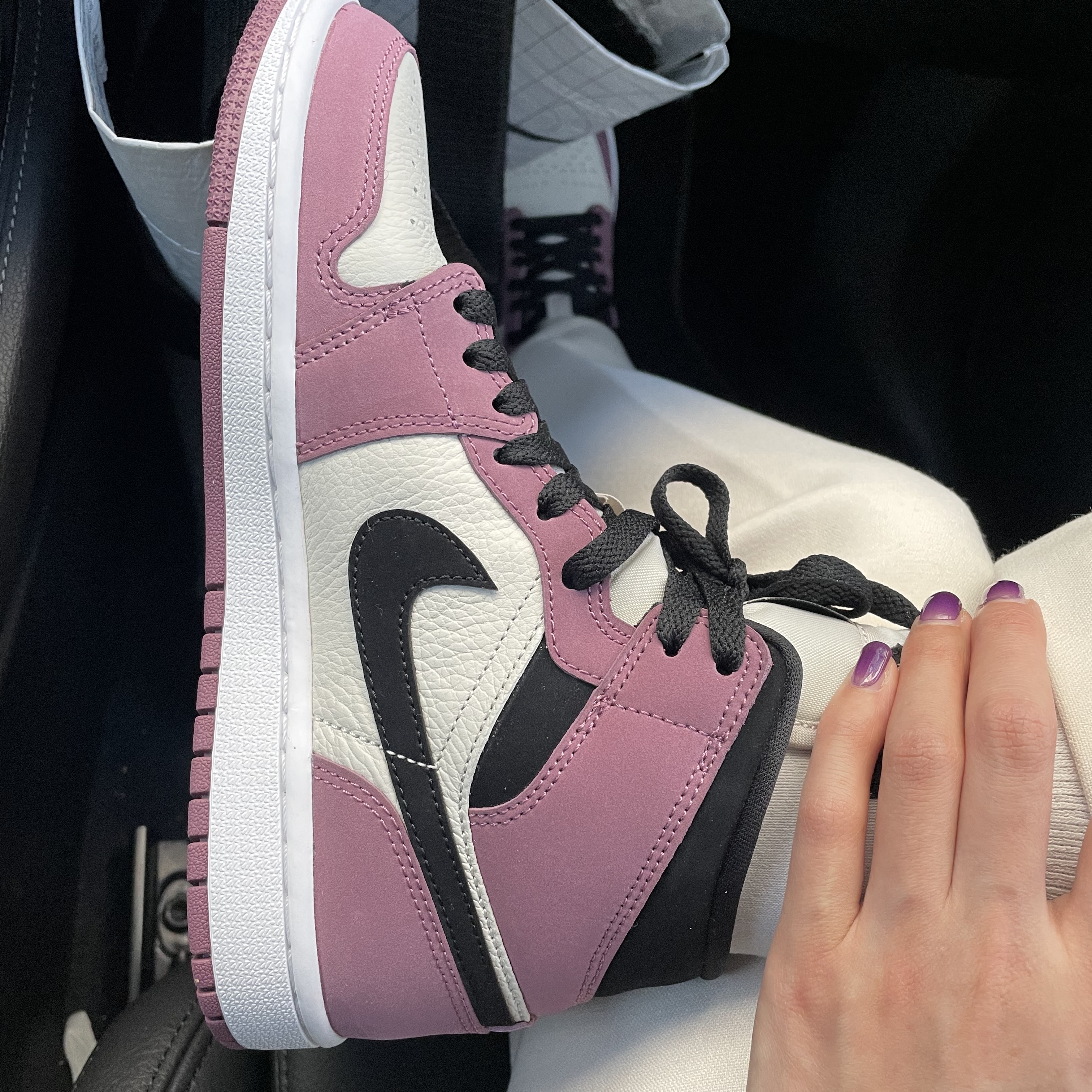 (W) Jordan 1 Mid SE Light Mulberry 착용 스타일 - 2