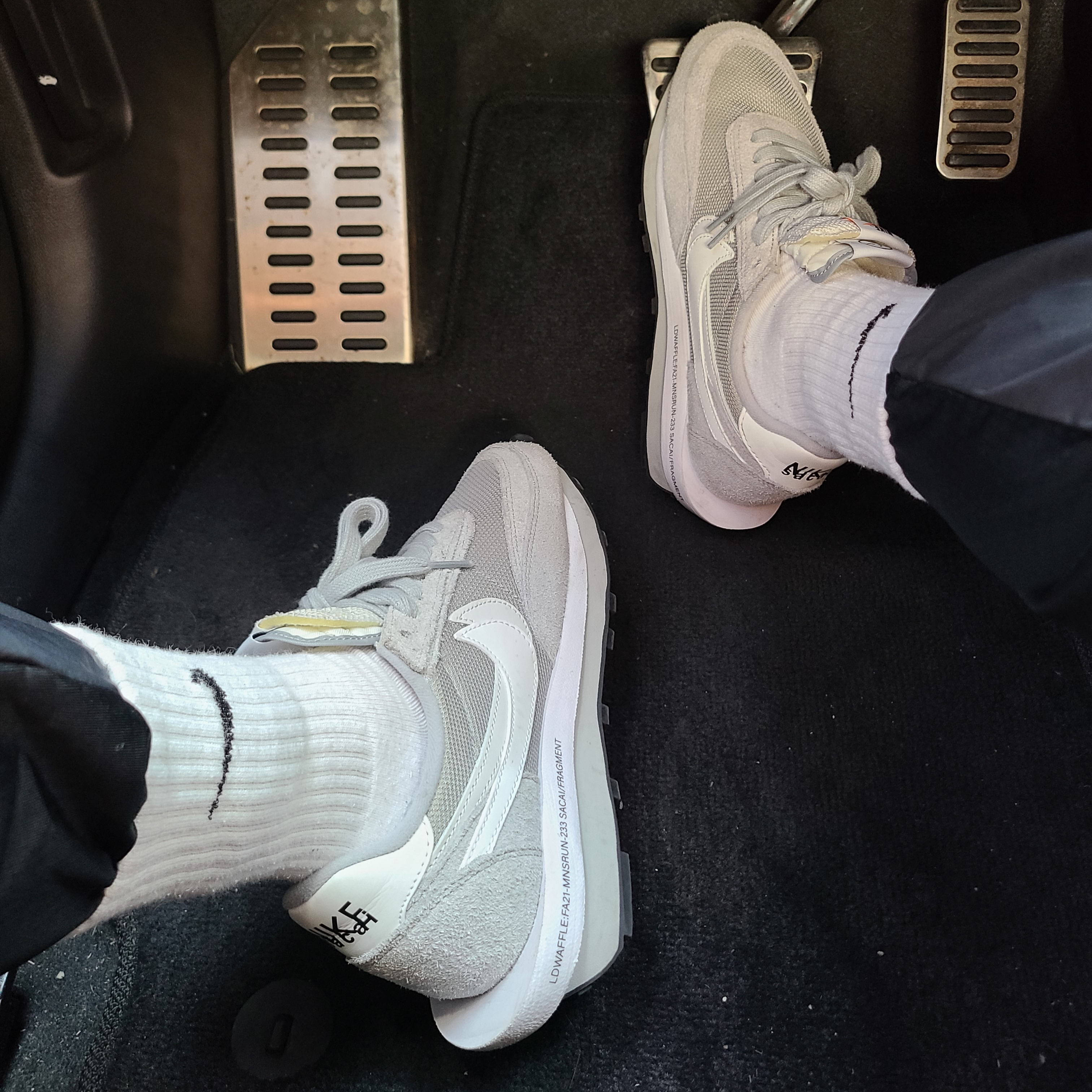 Nike x Sacai x Fragment LDWaffle Light Smoke Grey 착용 스타일