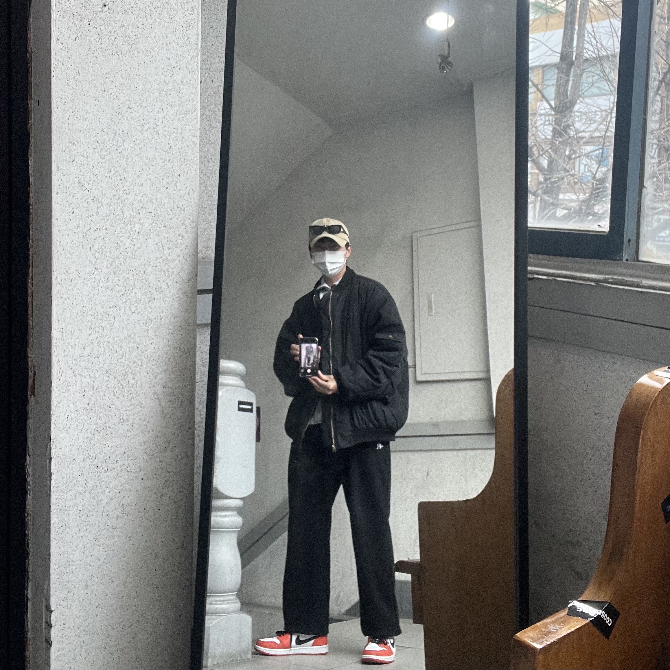 Jordan 1 Low OG Starfish, IAB Studio Half Zip Pullover Light Gray 착용 스타일