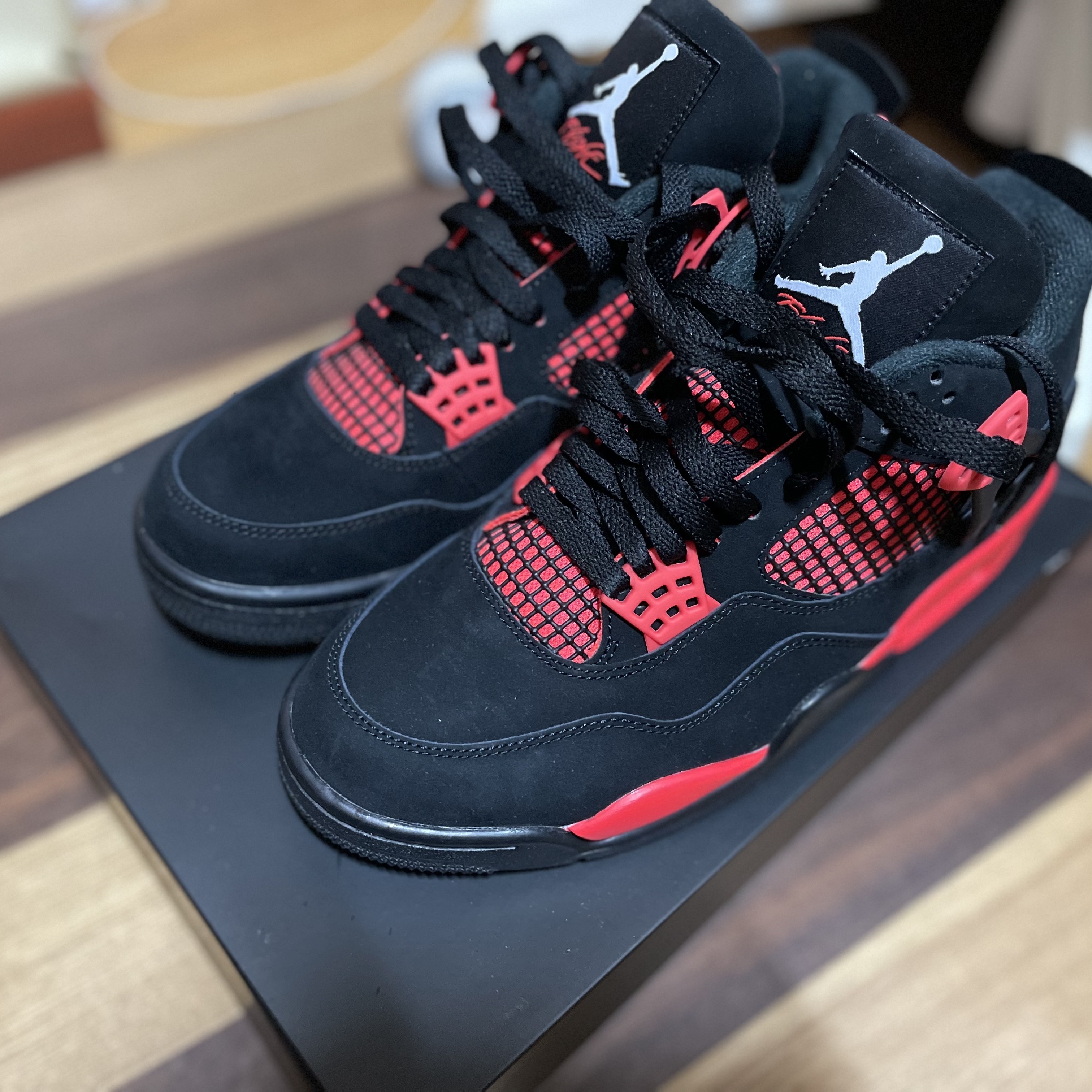 Jordan 4 Retro Crimson 착용 스타일