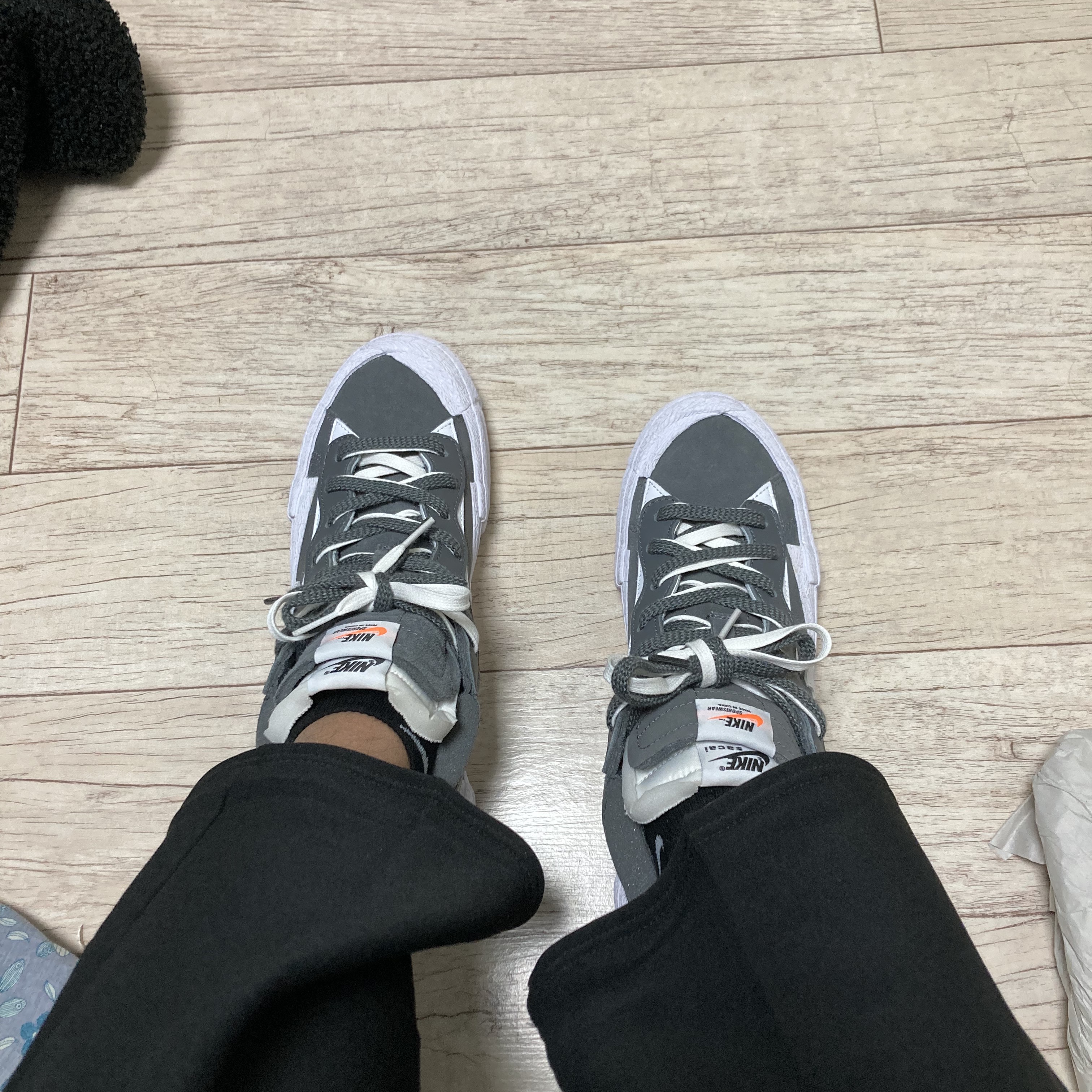 Nike x Sacai Blazer Low Iron Grey 착용 스타일 - 2