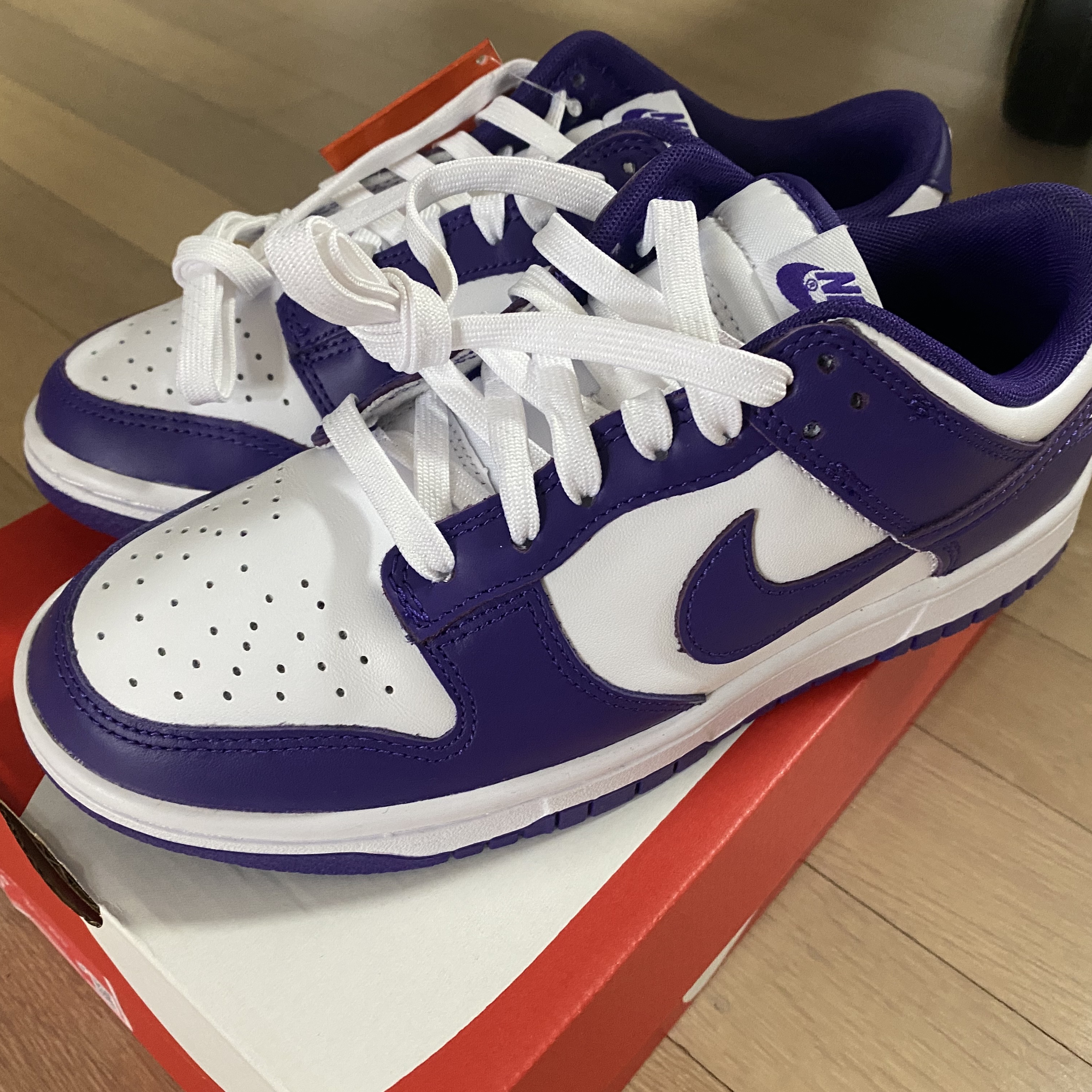 Nike Dunk Low Retro Championship Court Purple 착용 스타일 - 2