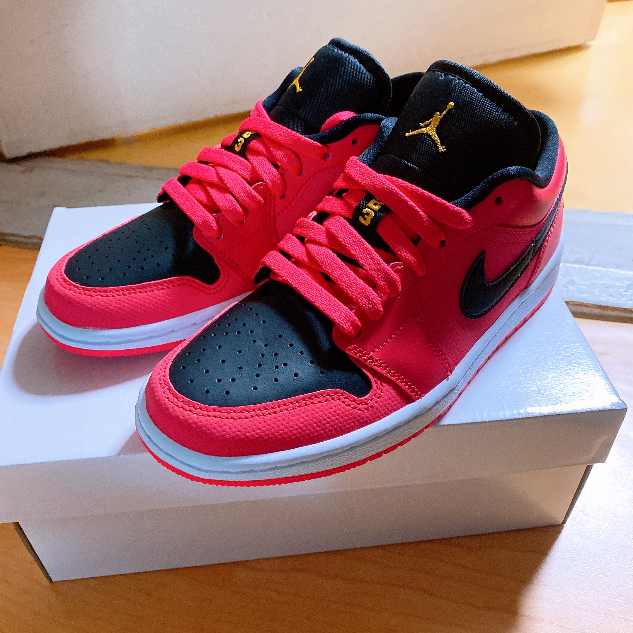 (W) Jordan 1 Low Siren Red 착용 스타일