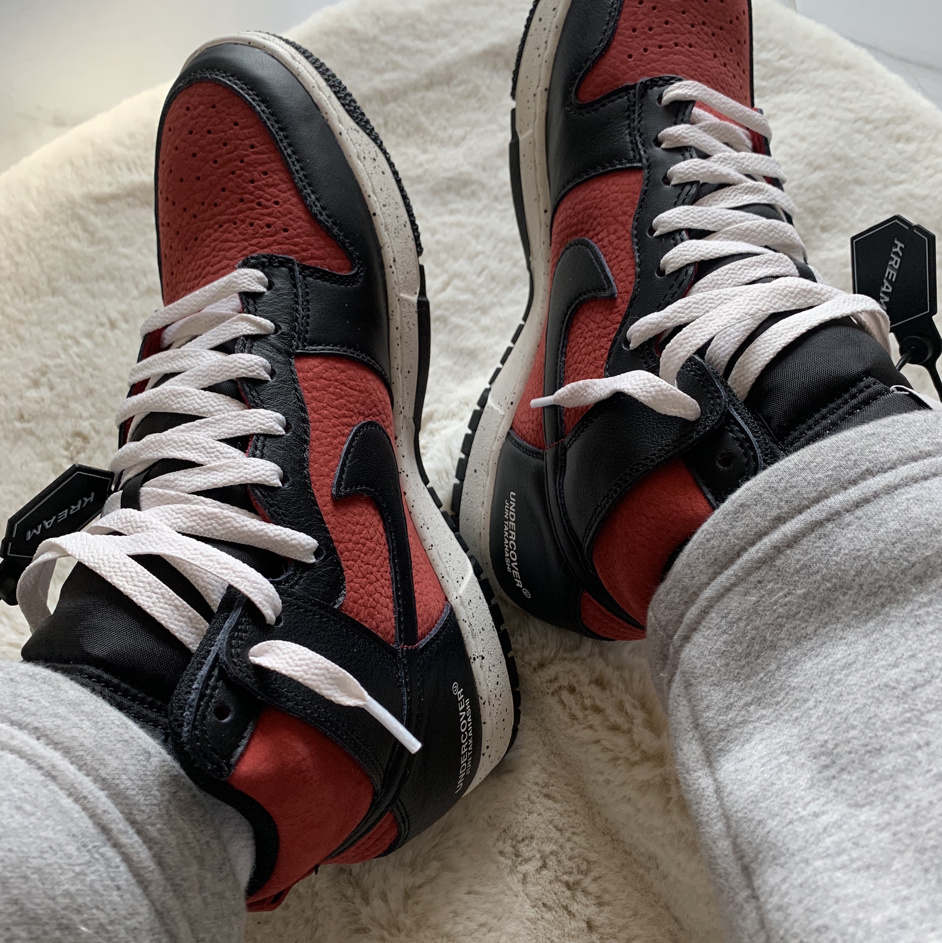 Nike x Undercover Dunk High 1985 Gym Red 착용 스타일 - 1