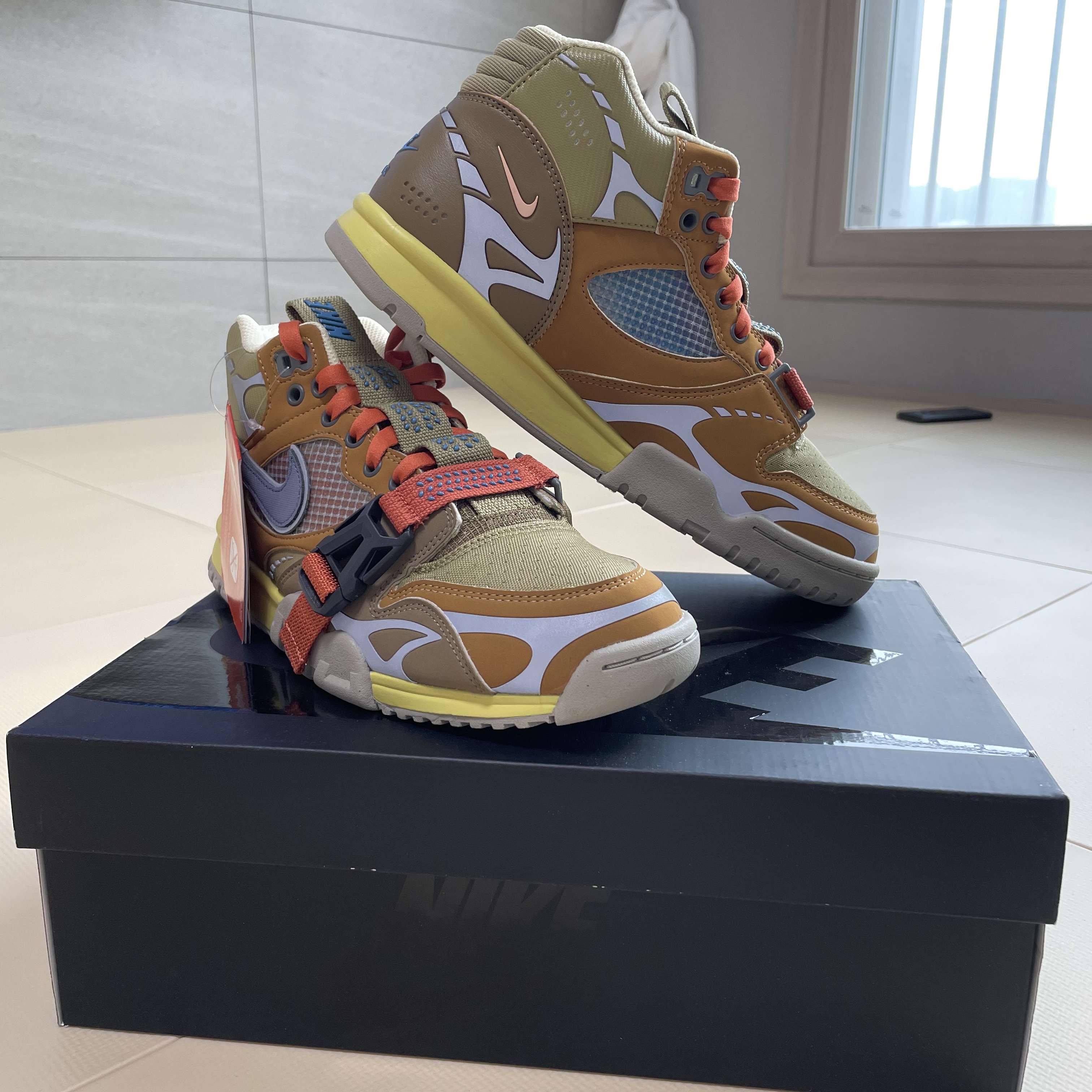 Nike Air Trainer 1 SP Coriander 착용 스타일 - 3