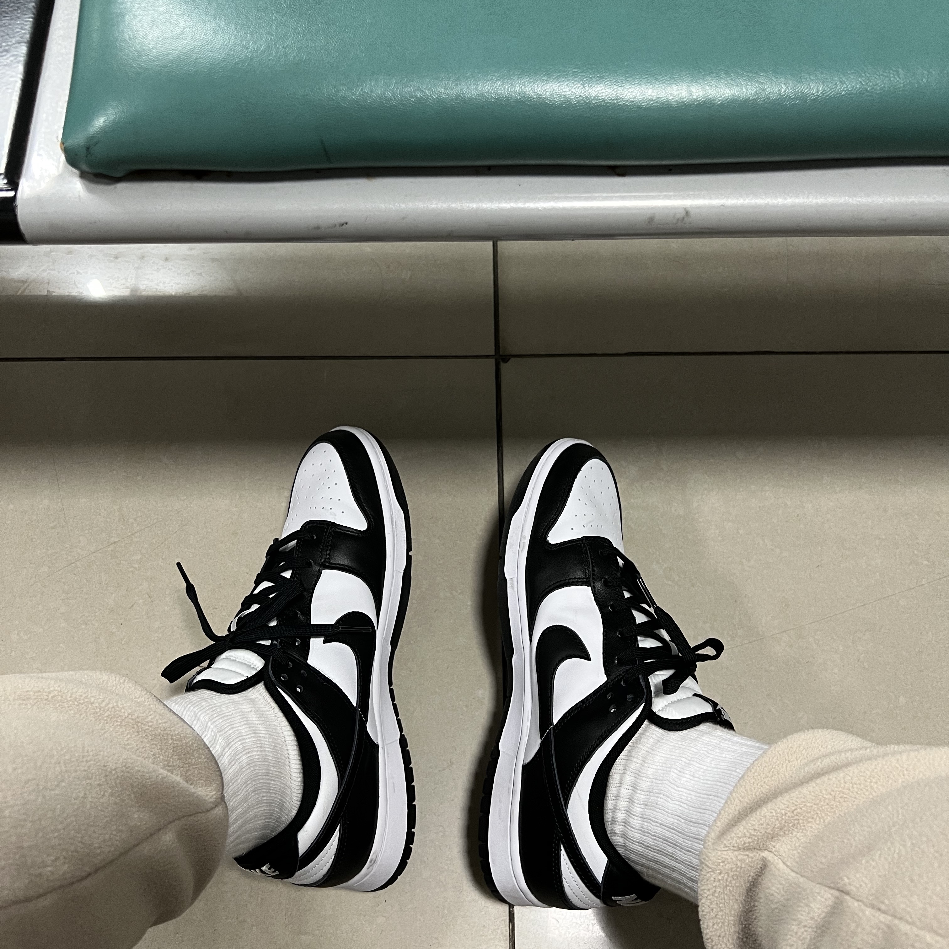 Nike Dunk Low Retro Black 착용 스타일