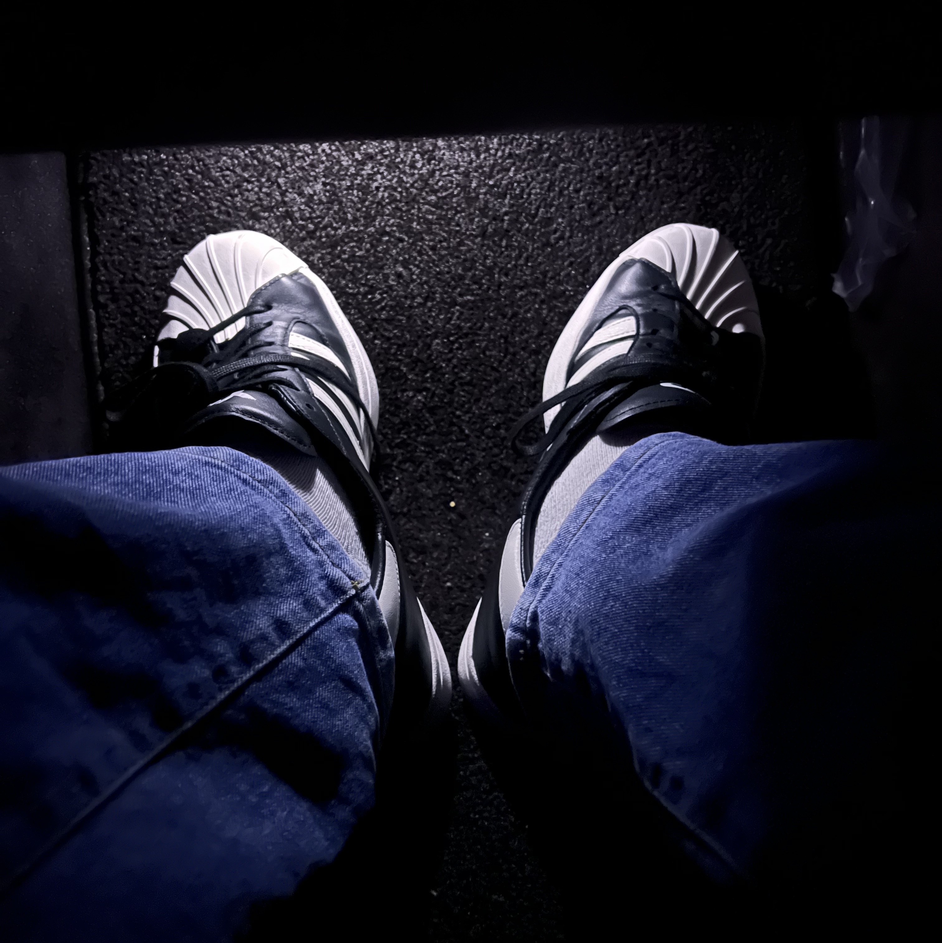 Y-3 Yohji Star Black White 착용 스타일