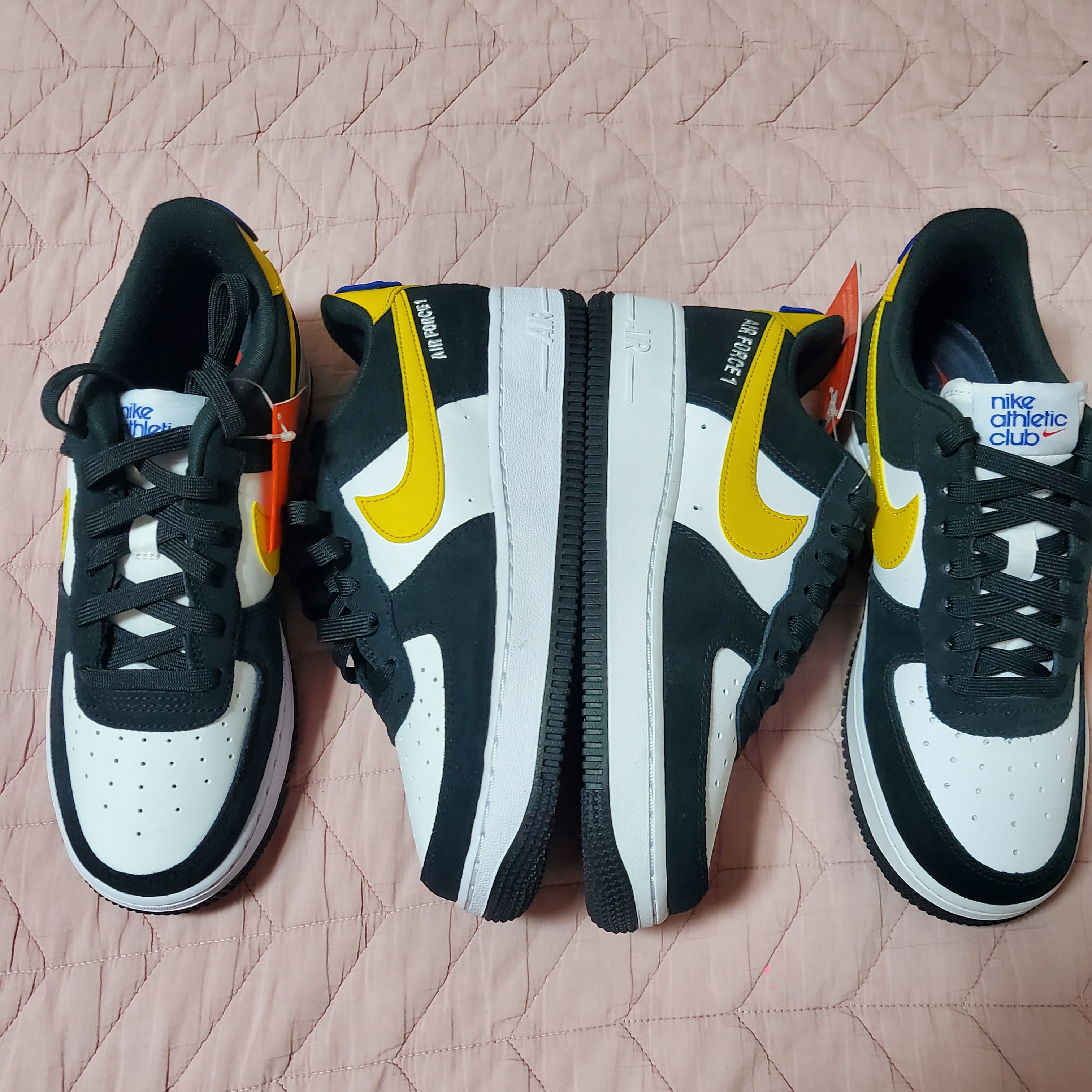 Nike Air Force 1 '07 LV8 Athletic Club Black Dark Sulfur, (GS) Nike Air Force 1 LV8 Athletic Club Black Dark Sulfur 착용 스타일 - 2