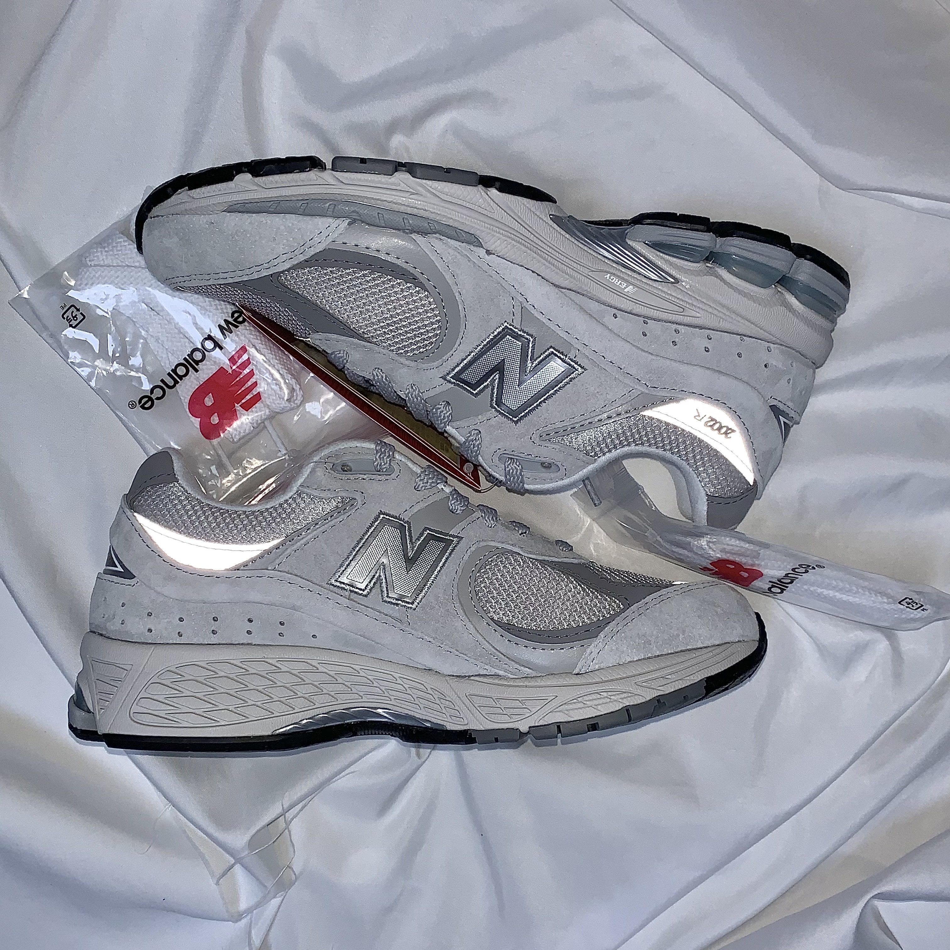 New Balance 2002R T2 Gray 착용 스타일