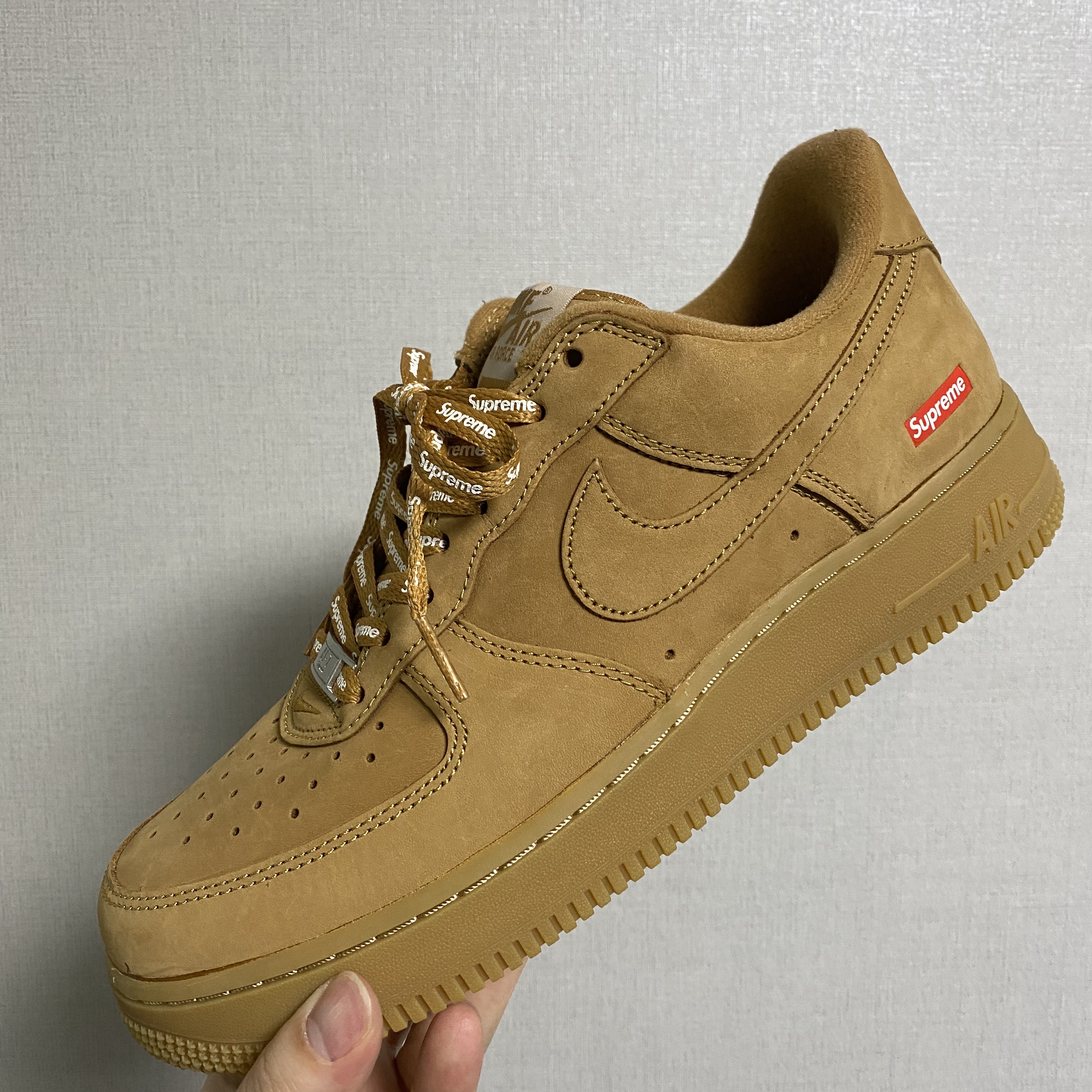 Nike x Supreme Air Force 1 Low Flax, Nike Air Force 1 '07 WB Flax 착용 스타일 - 3