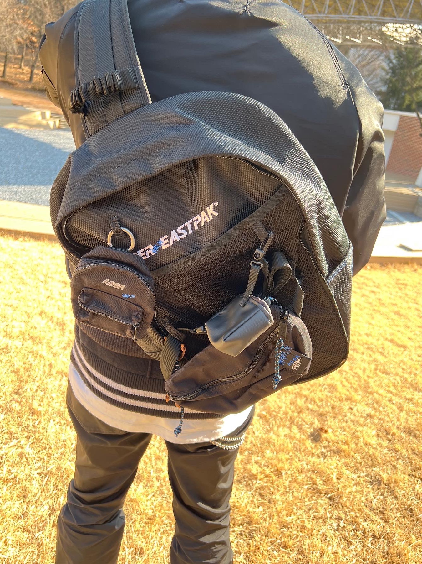 Nike x Readymade Blazer Mid Black, Ader Error x Eastpak Up-Down Sling Black 착용 스타일 - 2