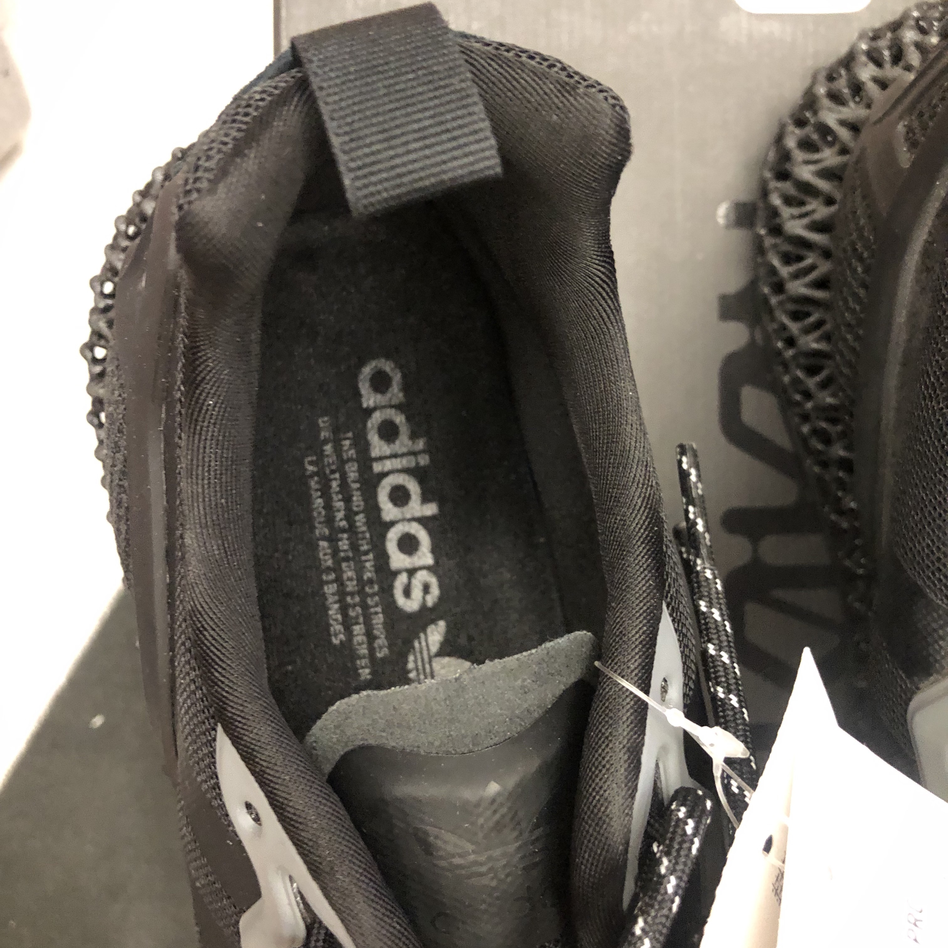 Adidas ZX 2K 4D Triple Black 착용 스타일 - 3