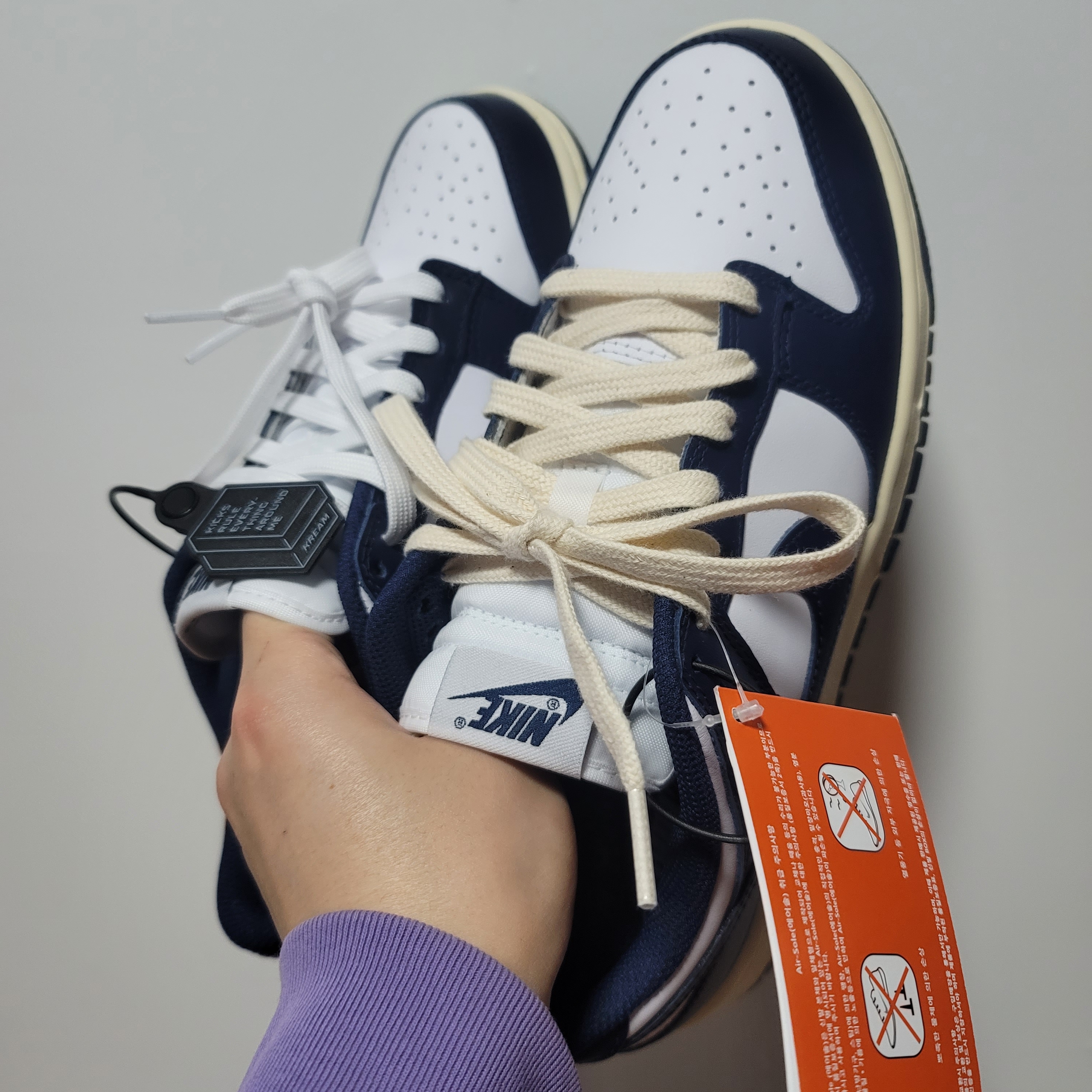(W) Nike Dunk Low Vintage Midnight Navy 착용 스타일