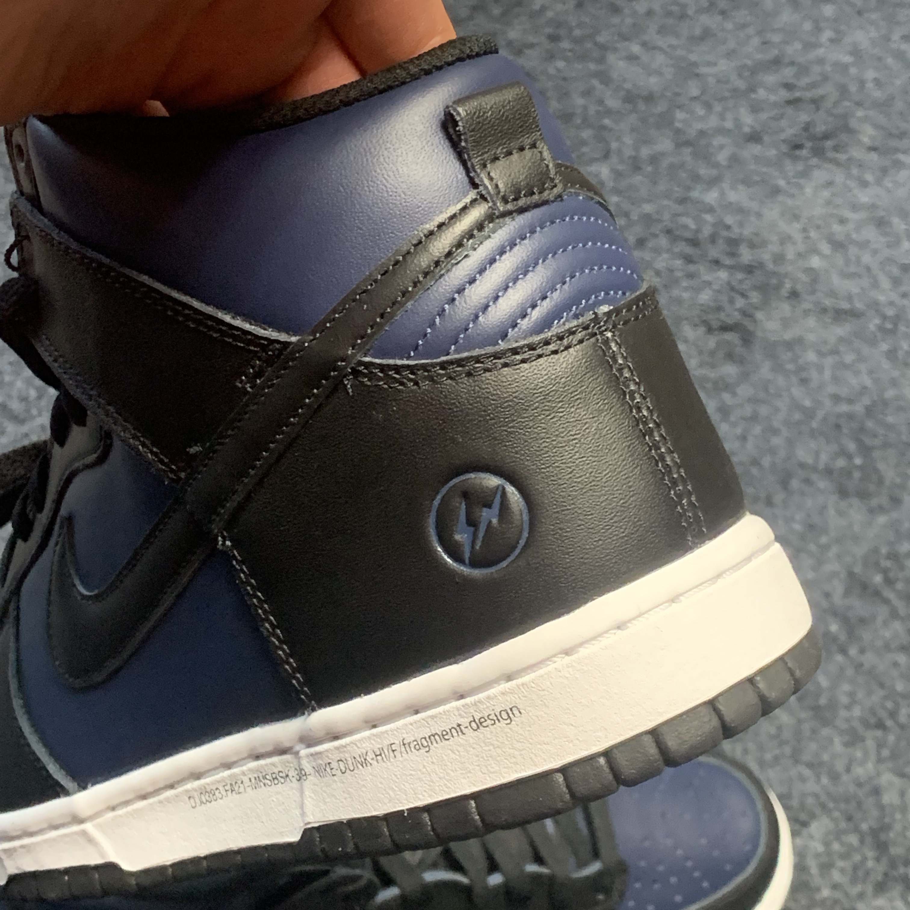 Nike x Fragment Dunk High Midnight Navy 착용 스타일 - 3