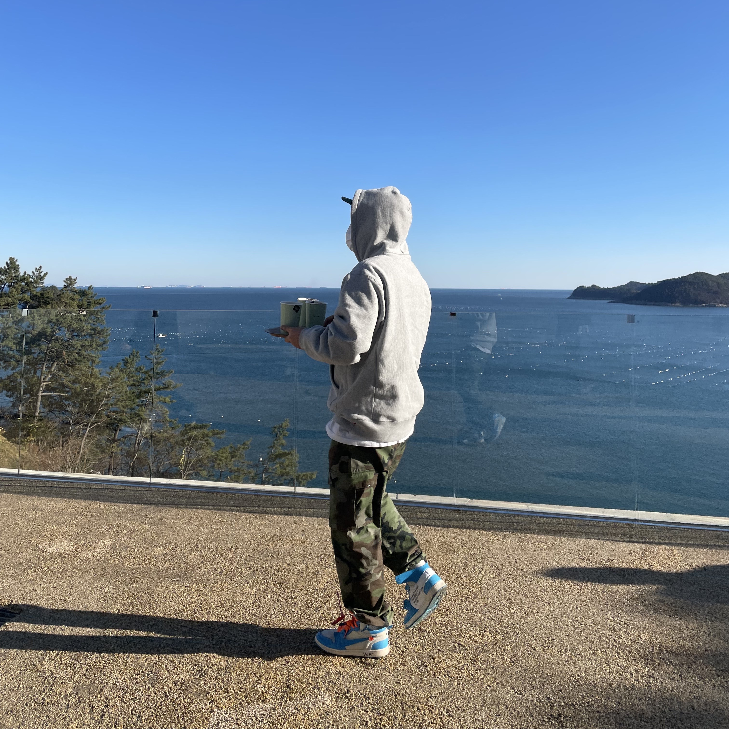 Jordan 1 x Off-White Retro High University Blue, Supreme Cross Box Logo Hooded Sweatshirt Heather Grey - 20FW 착용 스타일 - 1