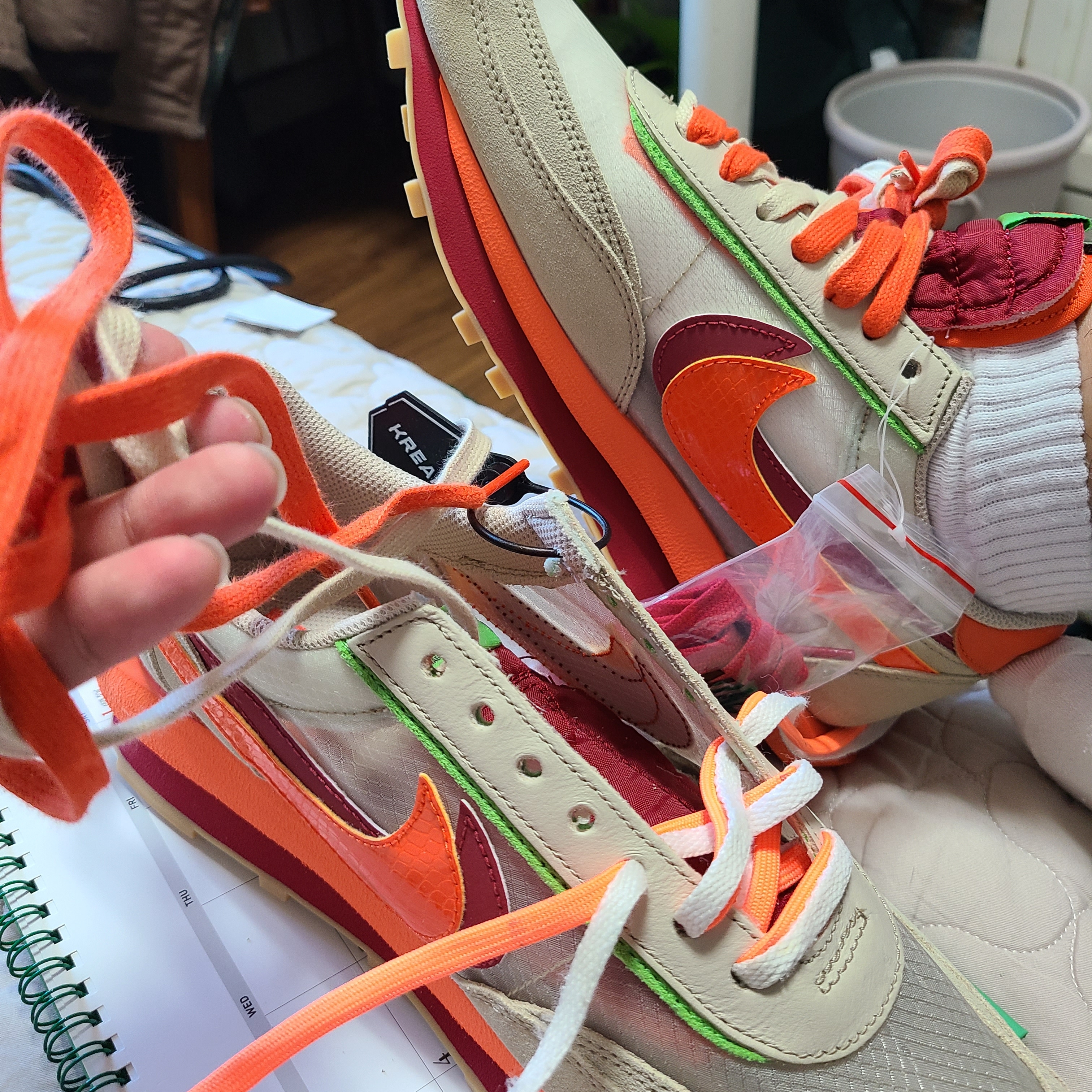 Nike x Sacai x Clot LDWaffle Orange Blaze, Goyard Senat Pochette MM Black 착용 스타일 - 5