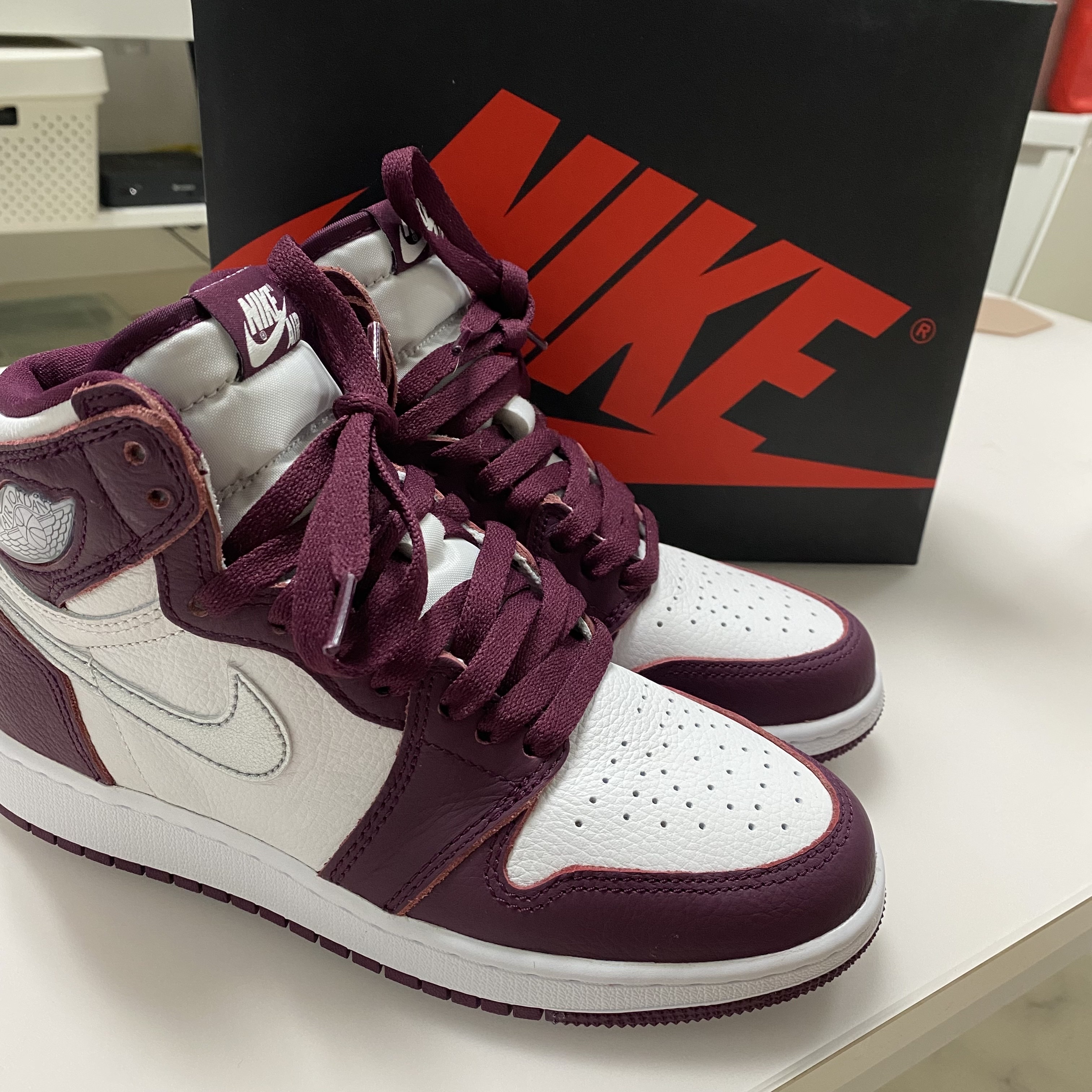 (GS) Jordan 1 Retro High OG Bordeaux 착용 스타일