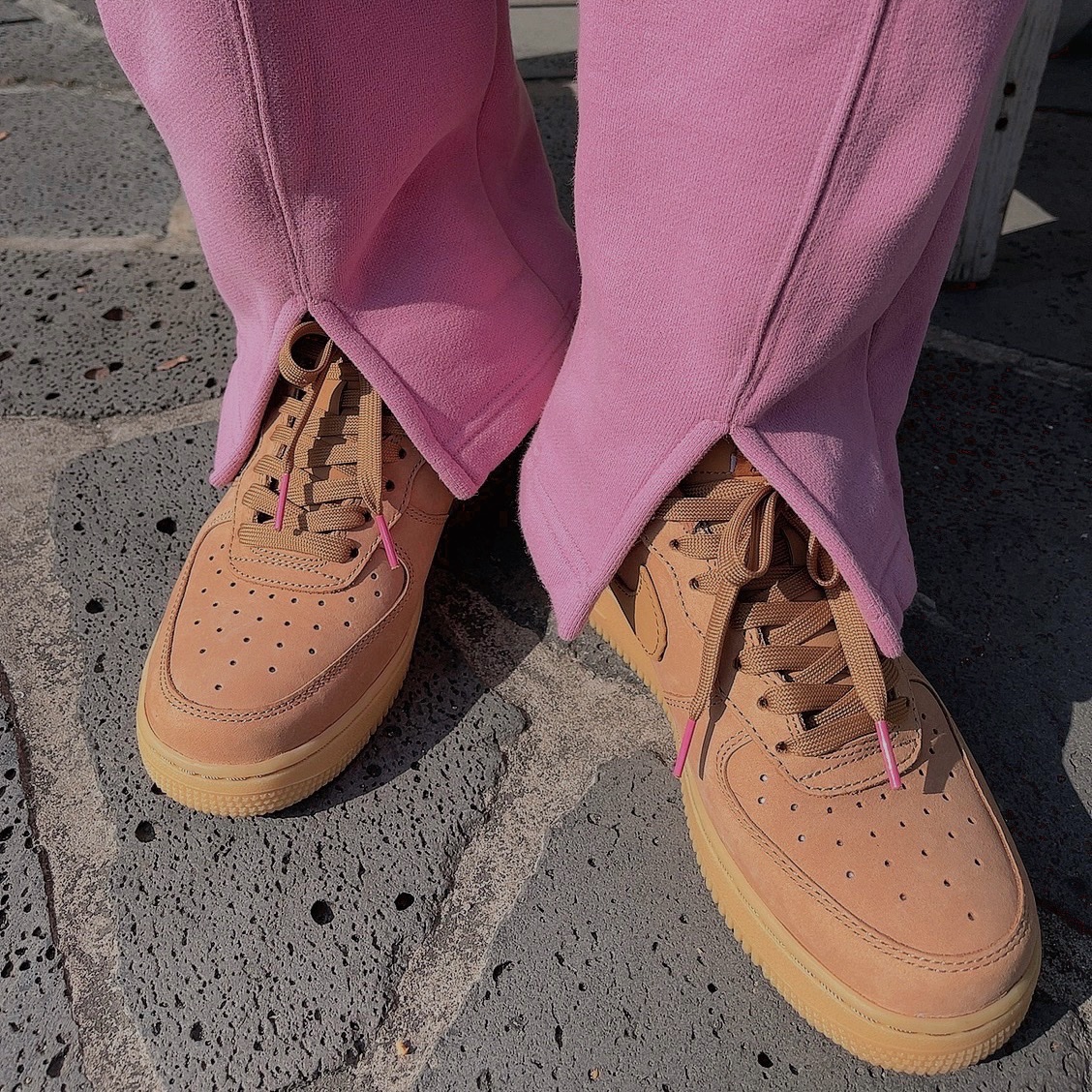 Nike Air Force 1 '07 WB Flax 착용 스타일 - 2