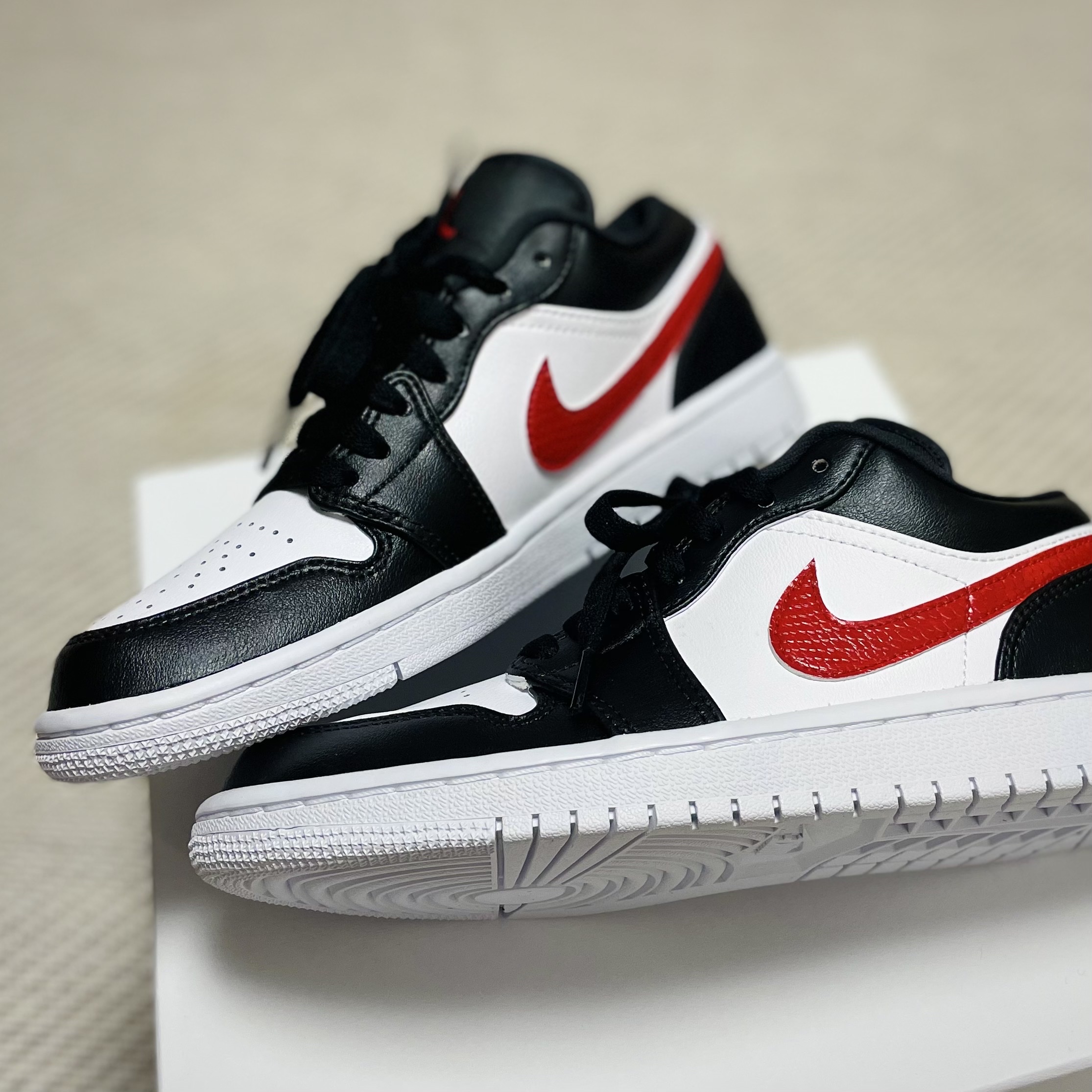 (W) Jordan 1 Low Triple White 2020 착용 스타일 - 2